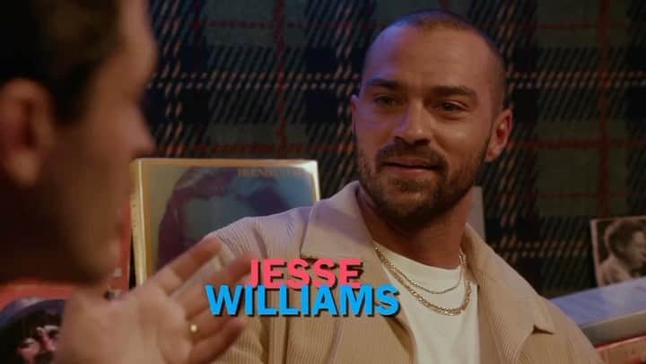 ジェシー・ウィリアムズのインスタグラム：「An actor, a photographer, and a talk show host walk into a bar. The STEFAN’S NIGHTTIME AT RAY’S premiere feat. @ijessewilliams and @arnold_daniel is OUT NOW! If you like art, New York, and hanging out, then it’s time to fix yourself a tall one and turn on some NIGHTTIME 📺🍻  Available exclusively on Nighttime’s YouTube channel a.k.a. YouTube.com/@nighttimenyc 📺 LINK IN BIO 📺  This episode was made thanks to the hard work of everyone listed below and in partnership with our friends at @ilegalmezcal 🥃  @cqsmileny @m_o_r_g_a_n_____b  @raysbarnyc @stephenmondics @devandavies @genevieve711 @dannypbg @body.god @victormagro @sameetsharma @jessica_o_ @jbelisle @austinpogrobphoto @ianhavens @danielsestito @mario_nomas @onlineidentity @bigblissband @luckylogan11 @julian_deitrick @eqptmusic @illustratedcourtship  🍻🙏🥂🙏🥃🙌」