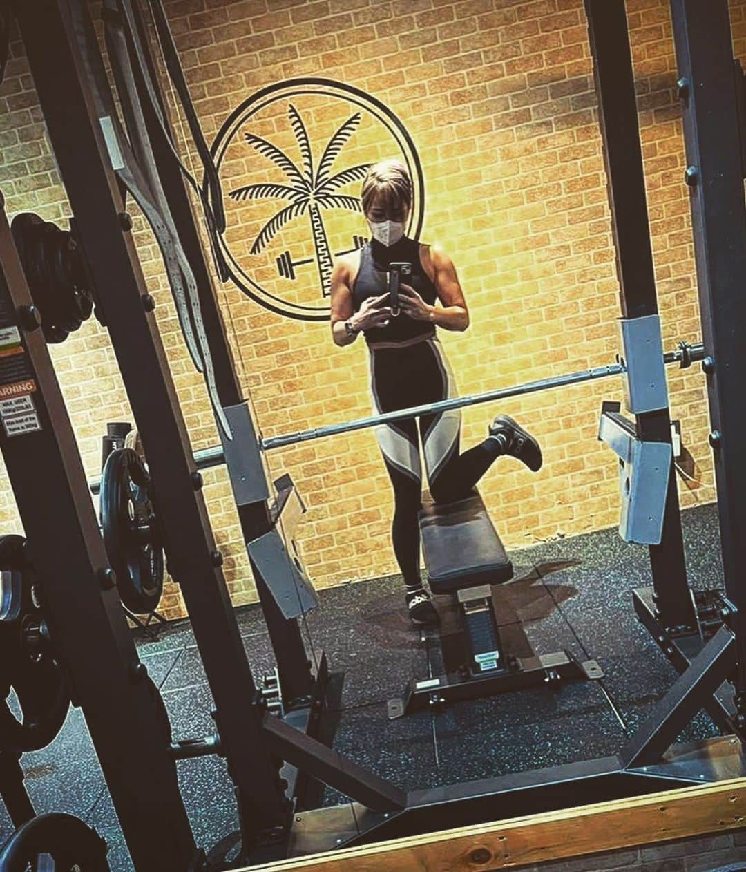 カイリ・セインのインスタグラム：「#midnightworkout 🌚🏴‍☠️」