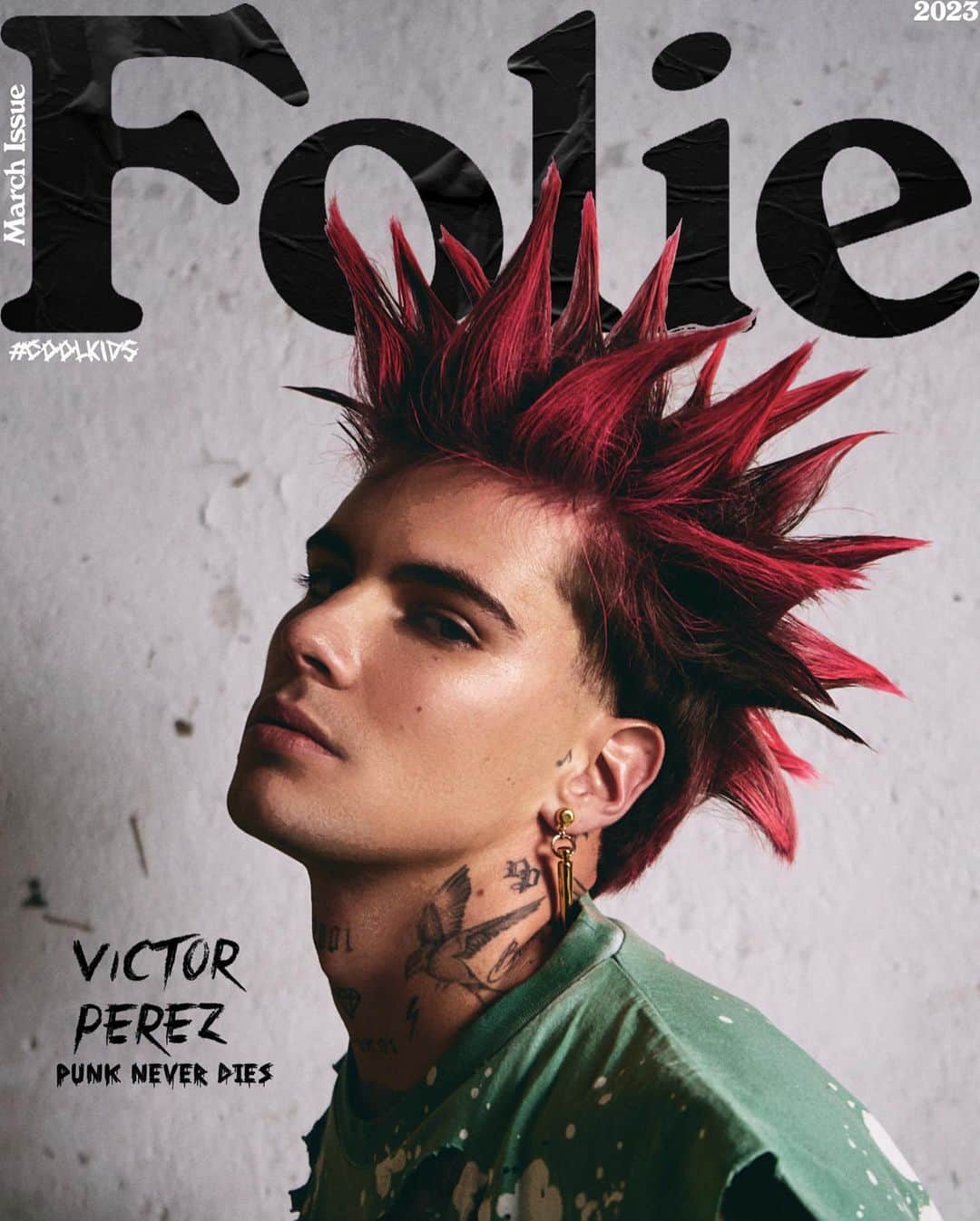 ビクターのインスタグラム：「Cover of @folie.magazine ❤️‍🔥  photography @adrian_nucelaar  styling @zaragaro  hair inigobeauty make up @davidherrera.mk  editor in chief @pabloaragon」