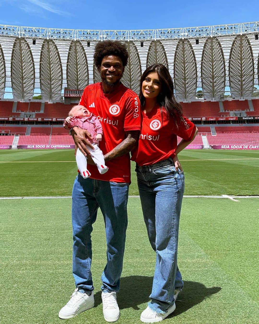 ルイス・アドリアーノのインスタグラム：「Dia especial…que esse novo ciclo seja maravilhoso pra gente meu amor @luizadrianinho … sempre ao seu lado T E  A M O ❤️ !」