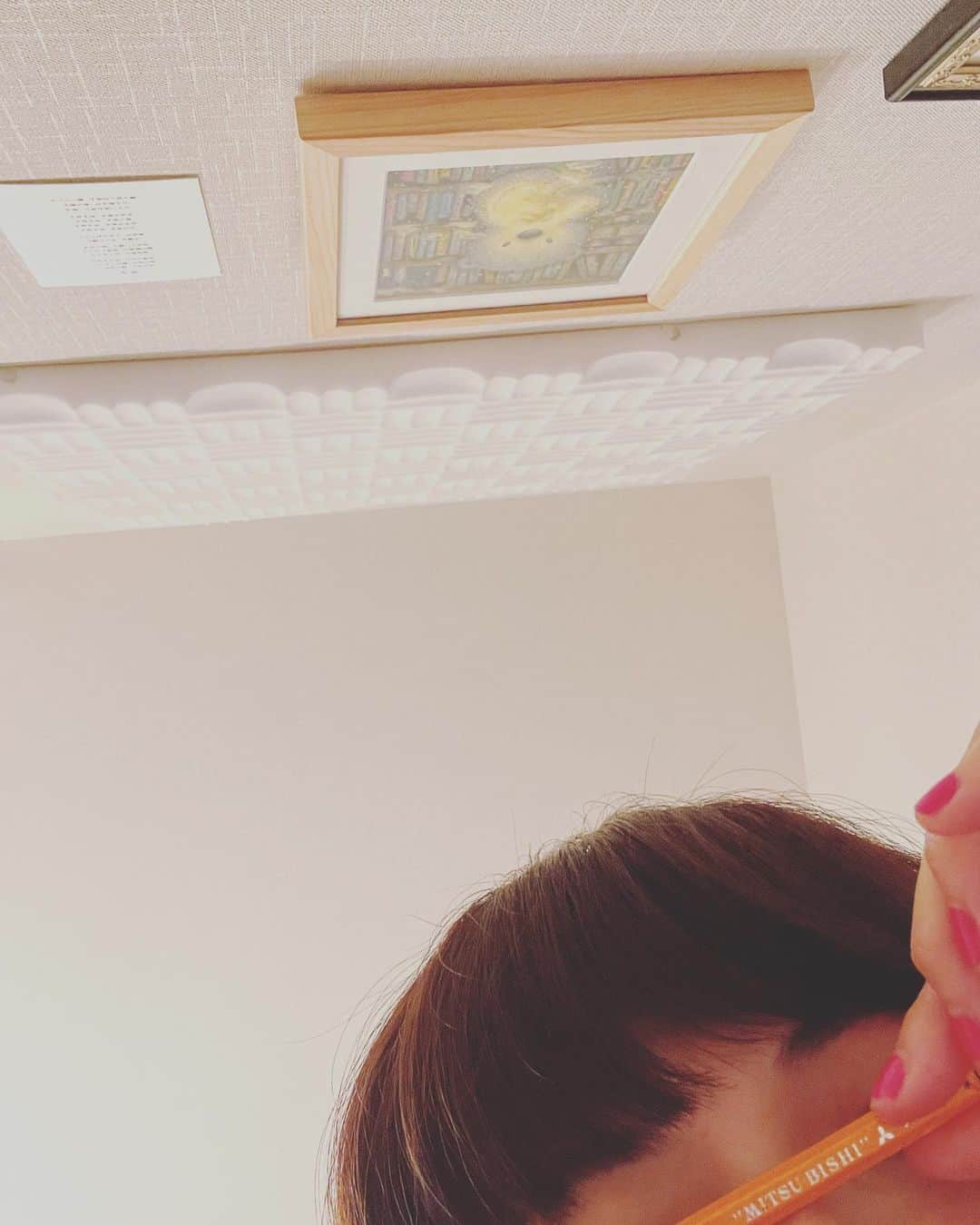 熊木杏里さんのインスタグラム写真 - (熊木杏里Instagram)「紙と鉛筆、時々ピアノ  #曲作り」3月1日 14時07分 - anri.kumaki