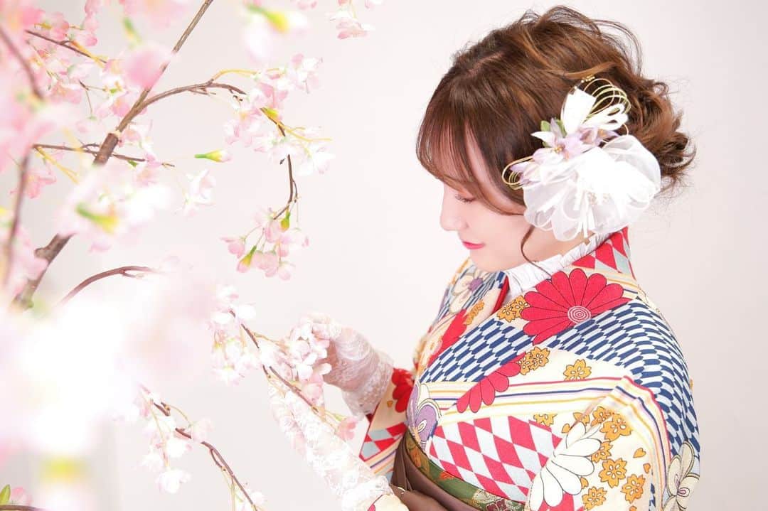 西澤瑠莉奈さんのインスタグラム写真 - (西澤瑠莉奈Instagram)「． ． 3月になりましたね🌸 ． 写真は大学卒業時の前撮り！ もうすぐ大学卒業から1年経つ🥹 1年がめっちゃあっという間すぎる… ． #大学卒業 #袴 #前撮り #大阪  ．」3月1日 13時50分 - rurina_nishizawa