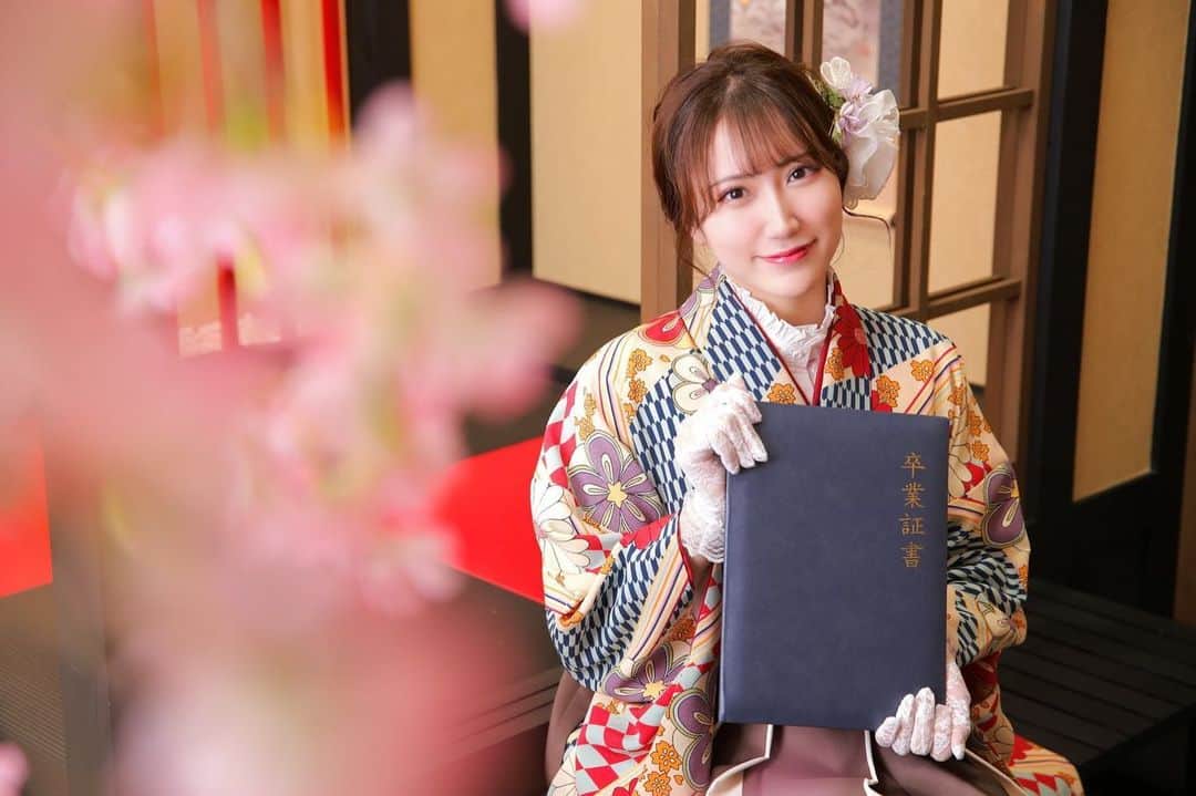 西澤瑠莉奈さんのインスタグラム写真 - (西澤瑠莉奈Instagram)「． ． 3月になりましたね🌸 ． 写真は大学卒業時の前撮り！ もうすぐ大学卒業から1年経つ🥹 1年がめっちゃあっという間すぎる… ． #大学卒業 #袴 #前撮り #大阪  ．」3月1日 13時50分 - rurina_nishizawa