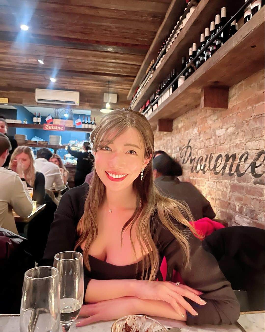 滝沢結貴のインスタグラム：「I’m blessed 🌹 Thank you for all the birthday wishes. Love you guys!!   皆さま、お誕生日メッセージ ありがとうございました🥹🌹 ゆっくりだけどDMも全部返していきます。 取り急ぎ、心からのお礼まで。  #newyork #nyc #ニューヨーク #ニューヨーク生活 #海外生活」