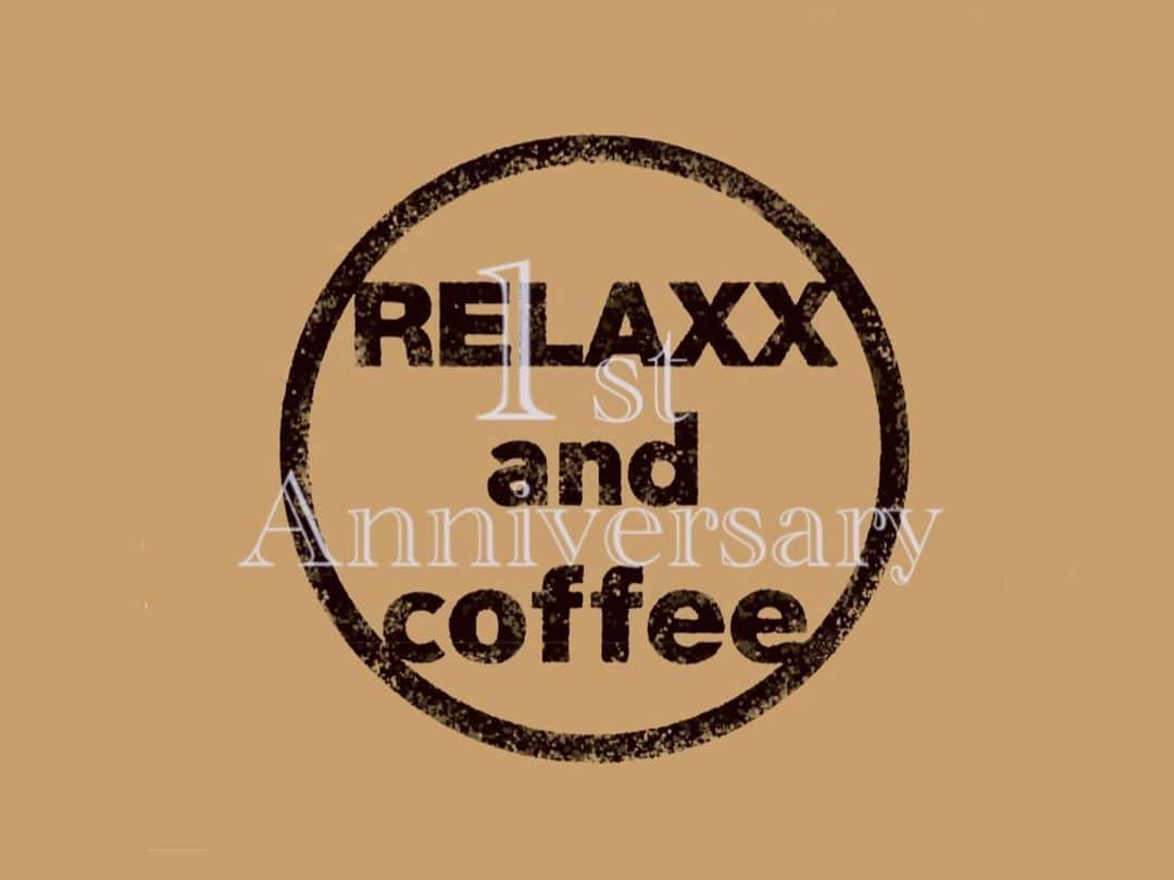 遠山雄也のインスタグラム：「#RELAXX  おはよう🥸 　 3月1日 RELAXXが代々木上原に移転してからもう1年が経つんだな 　 同時に、併設したテイクアウトカフェRELAXX and coffeeがオープンして1周年⭐️ 　 1st Anniversary 　 　 サロンのお客さまにリラックスしていただく想いを込めて、“ほぼカフェ”なヘアサロンとして、ゆっくり楽しく、より近く、より深く、お客さまに寄り添って、まだまだワクワクやっていこうと思ってます⭐️ 　 これからもよろしくお願いします！ 　 　 　 #子供と通えるヘアサロン #親子で通える美容室 #子供連れok #子供連れokサロン #子供と通える美容室 #明日からまとまるヘア #あれやりたい #あれやりたいトリートメント #ヘアケア専門サロン #ダメージケア専門サロン #ヘアカタRELAXX #代々木上原美容室 #人気美容室 #オススメ美容室 #ヘアサロン #表参道ヘアサロン #代々木上原ヘアサロン #人気ヘアサロン #オススメヘアサロン #遠山雄也 #ヘアメイク #RELAXX代々木上原 #リラックス #ダメージケア #トリートメントが良い #ヘアケア #hair #メイク #ヘアスタイル」