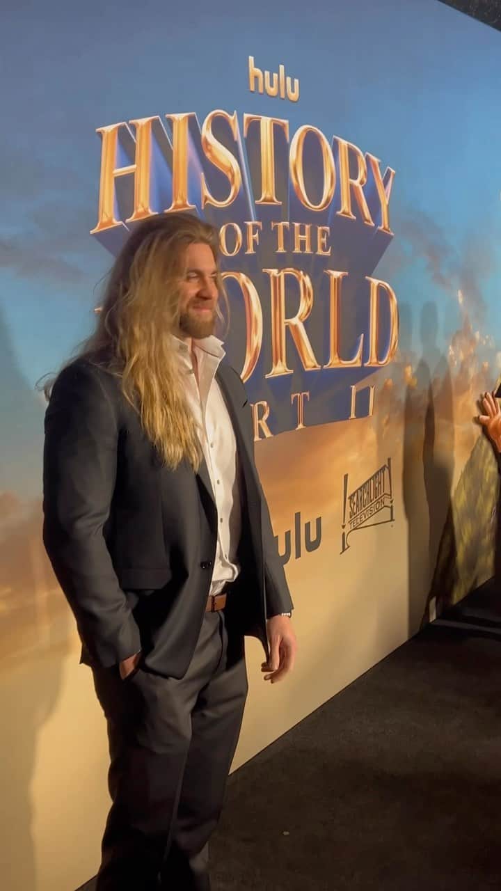 モデル、ブロック・オハーンのインスタグラム：「A night filled with History, Laughter and Legends!!! 🏆  March 6th join us on @hulu for @historyoftheworld Pt. 2  Thank you to everyone who made this happen. A night and a show I will never forget!! 🌎」