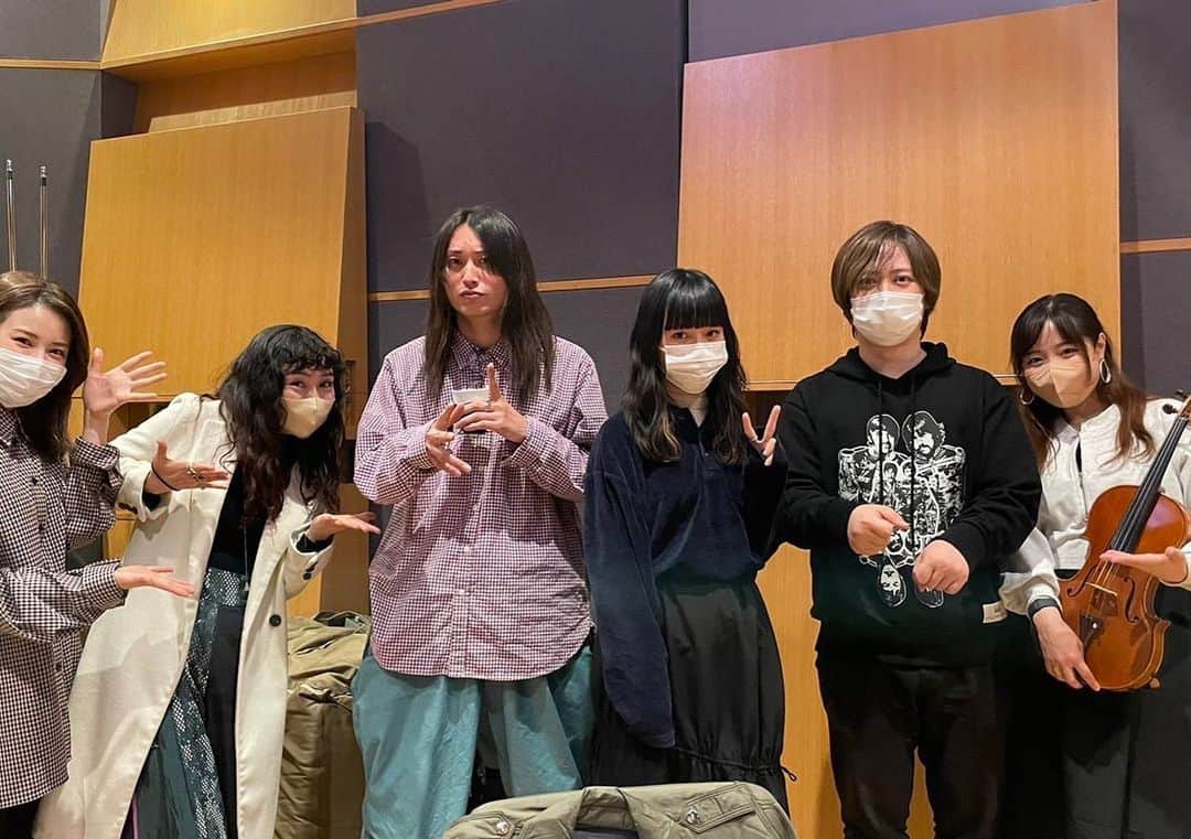 Karin.（カリン）さんのインスタグラム写真 - (Karin.（カリン）Instagram)「4th Album「私達の幸せは」  関わってくださった全ての方へ  本当にありがとうございました！  M1「私達の幸せは」 M2「二人なら」 M6「貴方に会いたいのに」 M7「初恋は」  Arrange  TomoLowさん  M3「星屑ドライブ」 M4「幸せを願えてたら」 M5「息を止めて」 M12「結露」  Arrrange 村山⭐︎潤さん  M8「永遠が続くのは」 M9「717」 M10「会いに来て」 M11「空白の居場所」  Arrange  高野勲さん」3月1日 9時50分 - _karin_official