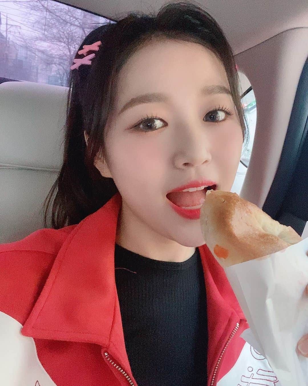 キムヘリムのインスタグラム：「냠🥯」