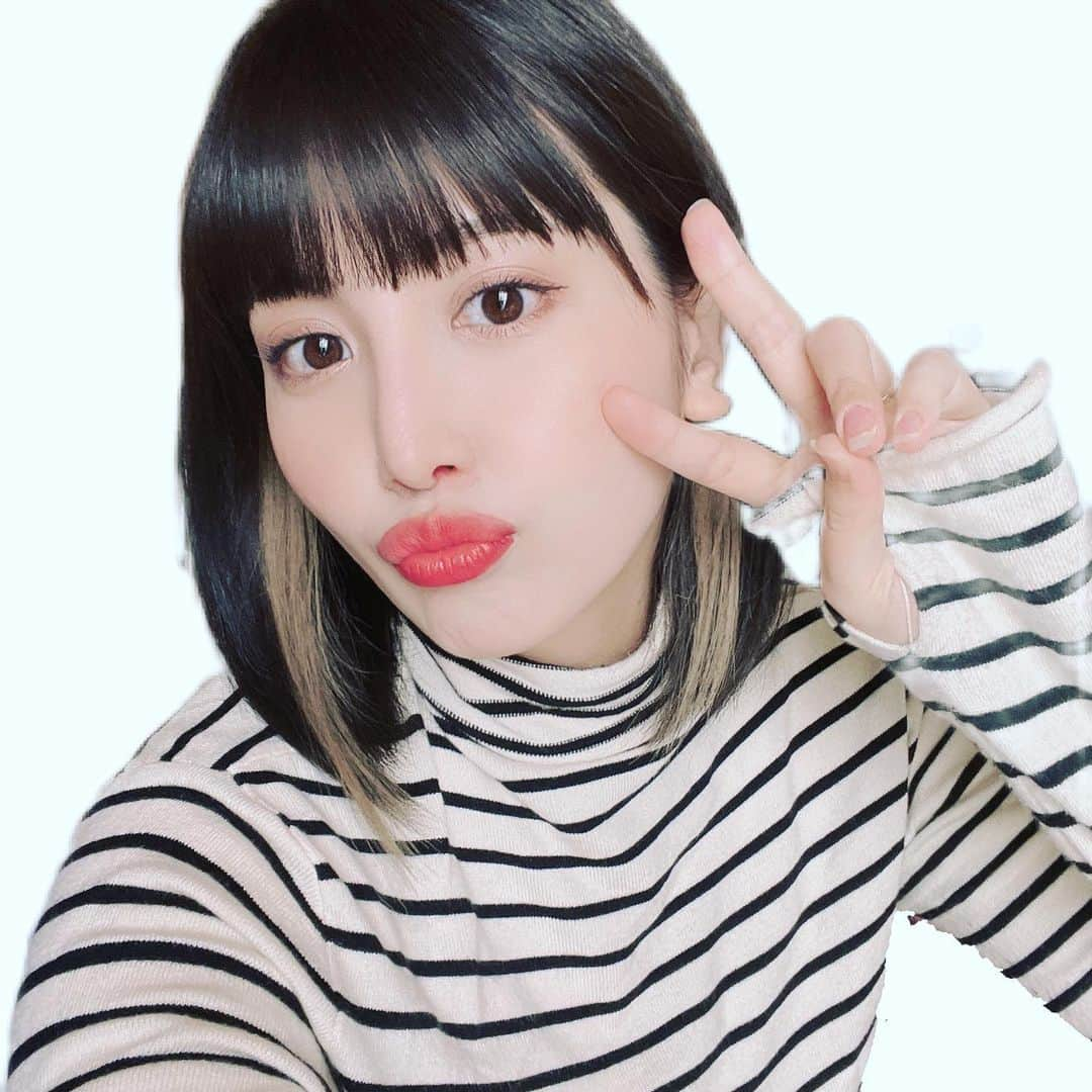 梅田えりかさんのインスタグラム写真 - (梅田えりかInstagram)「☕️✌︎  #自撮り #selfie #セルフィー #自撮り女子 #セルカ #メイク #셀카 #me #selca #せるふぃー #셀스타그램 #셀피 #ootd #ulike #followme」3月1日 11時53分 - umeeri524