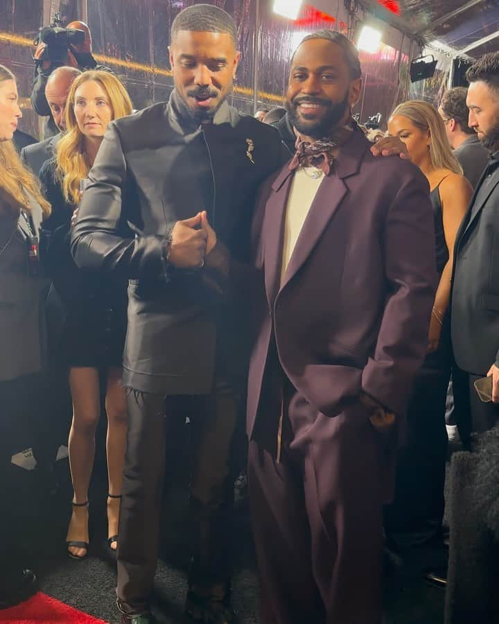 ビッグ・ショーンのインスタグラム：「Congrats to my dawg @michaelbjordan and the whole team, yall went crazy on the new @creedmovie ! And love for puttin my verse in such a climactic part of the movie, we locked in 🔐🌍  #3 “Anthem” ft. @est.gee  on Creed 3 soundtrack」