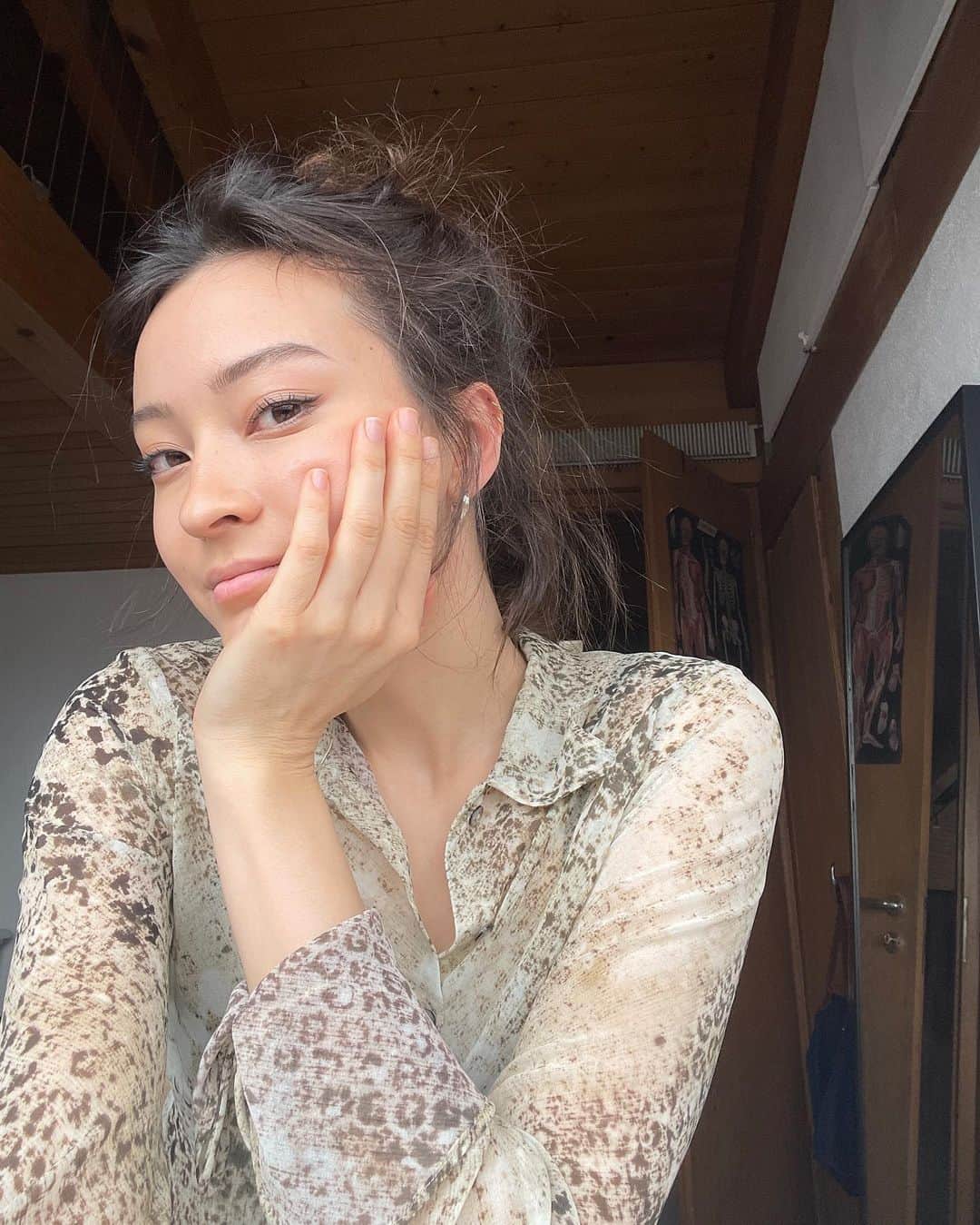 のインスタグラム：「Long time no chat...  How are you doing these days? And what are you most excited about lately?  I'm curious, so please share in the comments 🤗🎶」