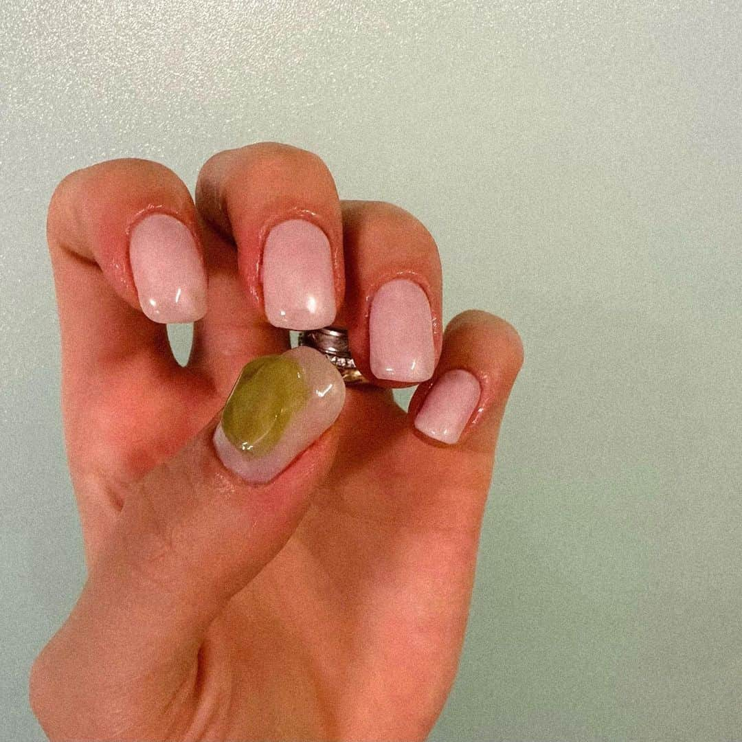 藤田美里さんのインスタグラム写真 - (藤田美里Instagram)「. . self nail🌿  粘土ジェルかわよ🥺  #toy's #nailtown #nendogel」3月1日 22時11分 - misato.1996