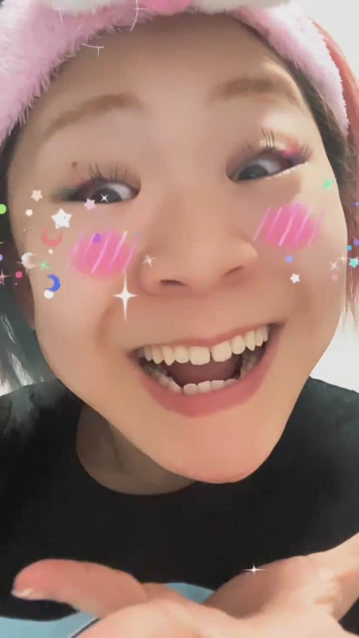 かわなみchoy?のインスタグラム：「3月1日FACE体操💕花粉症で目が真っ赤なのご了承ください😅」