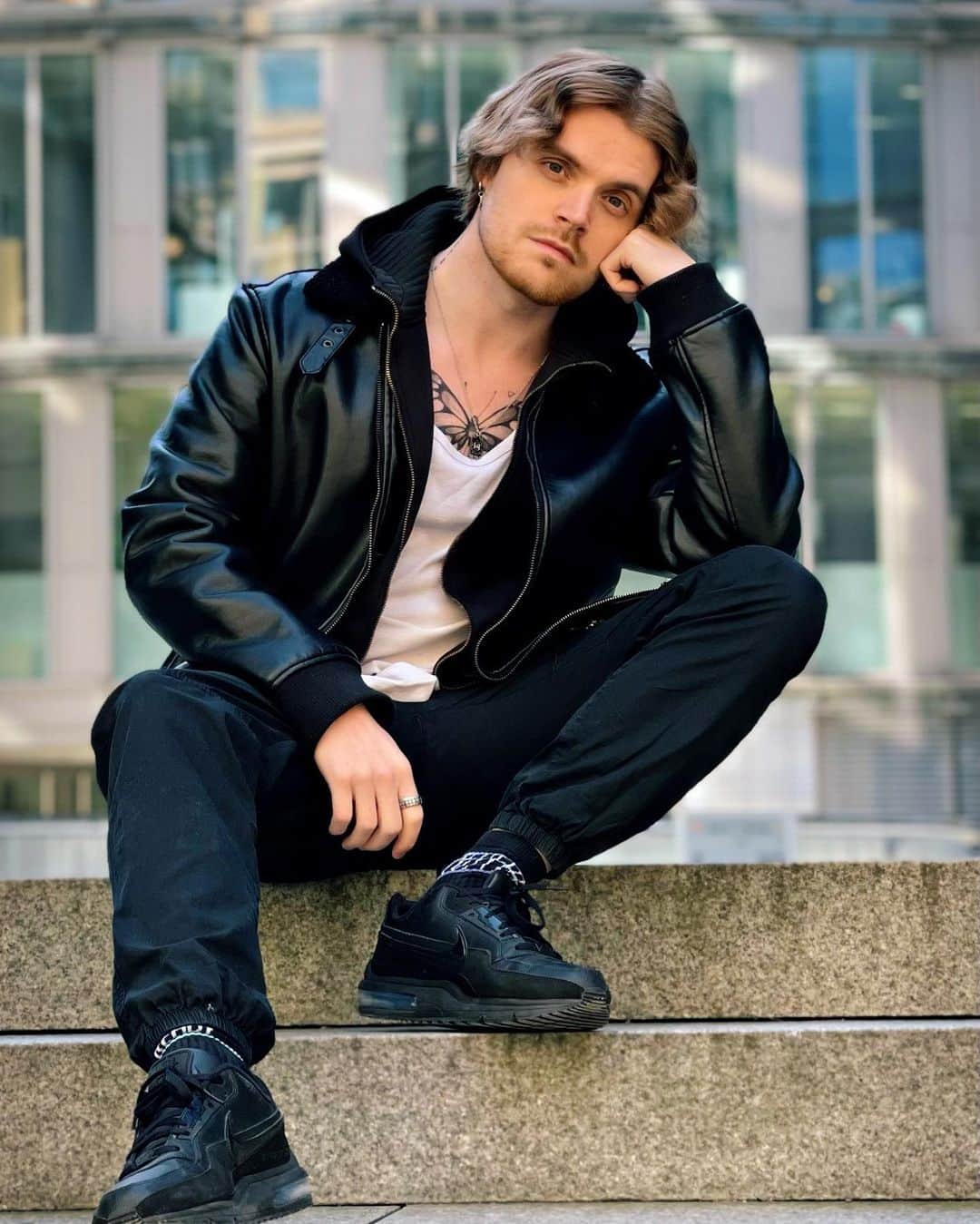 iBlaliのインスタグラム：「Ich habe heute Geburtstag und Bock ein paar Fotos zu knipsen 📸 An der Stelle nochmal ein großes Dankeschön für eure 14 jährige Treue ❤️ (ja, ich bin tatsächlich seit 2009 aktiver Youtuber)」