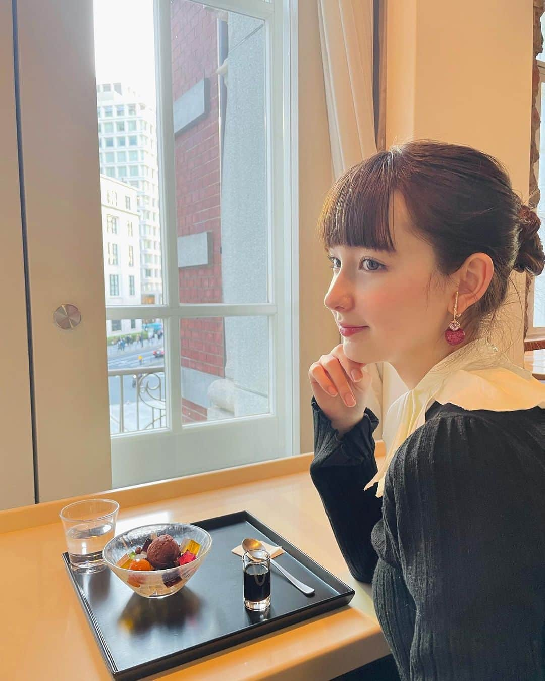 バウエルジゼル愛華さんのインスタグラム写真 - (バウエルジゼル愛華Instagram)「明日3月2日から、GINZA SIXで行われる展示会に参加します!!憧れだったGINZA SIXのギャラリーなのでとても嬉しいです‼︎✨ 「ブレイク前夜展〜次世代の芸術家たち〜」 Artglorieux GALLERY OF TOKYO ■ PART Ⅰ 3/2(木) - 3/8(水)  ■ 10:30 - 20:30 (最終日は18:00閉場) ■ GINZA SIX 5F アールグロリュー  @artglorieux @breakzenya」3月1日 22時44分 - giselle_aika