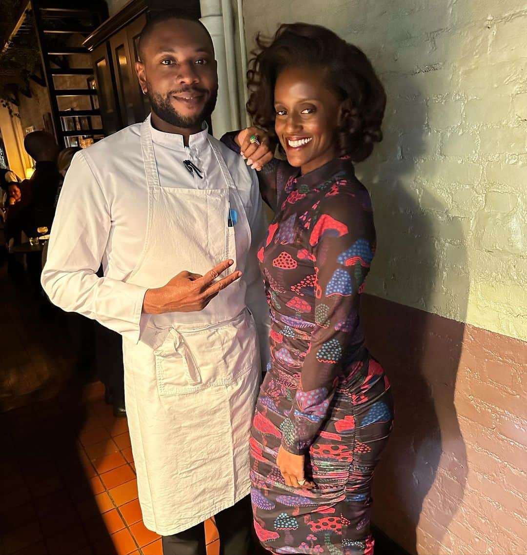 エドウィン・ホッジさんのインスタグラム写真 - (エドウィン・ホッジInstagram)「My lady @skyepmarshall and I had to stop by @cloverhillbk to show some love to @chuckgood , the first black Michelin Star chef in Brooklyn. He took us on a truly engrossing culinary experience. Proud of you and your accomplishments brotha! Side note: I was so into the food  that I forgot to take pictures of the entire meal. His Wagyu damn near made me throw my fork! #Brooklyn #MichelinStar #foodies」3月1日 23時10分 - chaoticsymphony