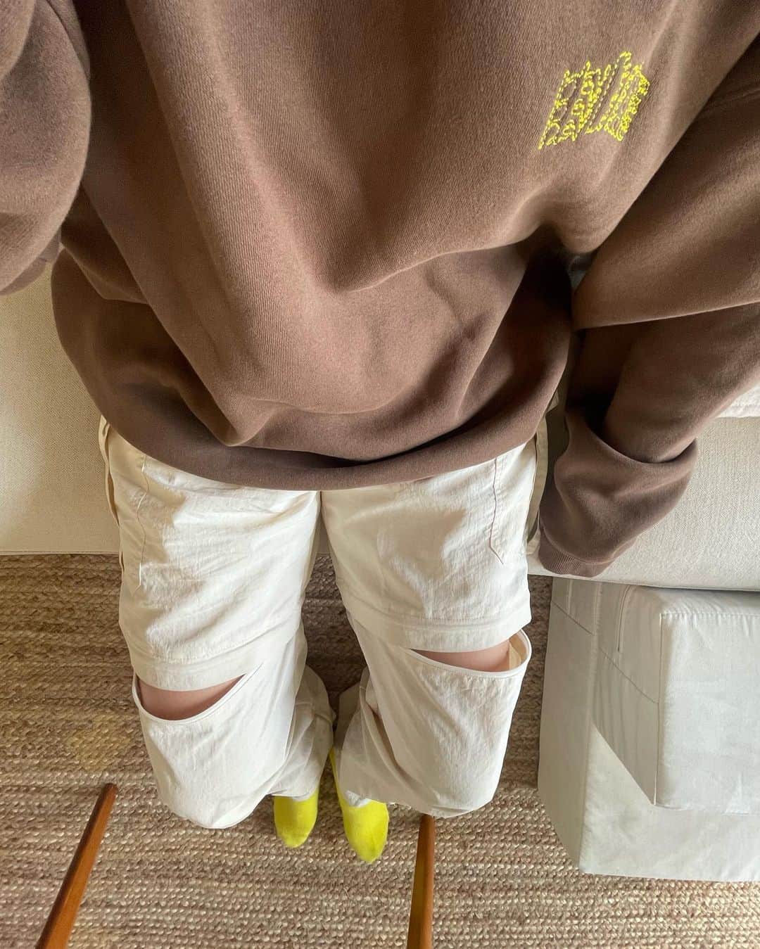 藤沢麻衣さんのインスタグラム写真 - (藤沢麻衣Instagram)「⠀ ファスナーを開けられる季節到来🌷🌷🌷 #スウェット即納となりました」3月1日 14時22分 - fujisawamai