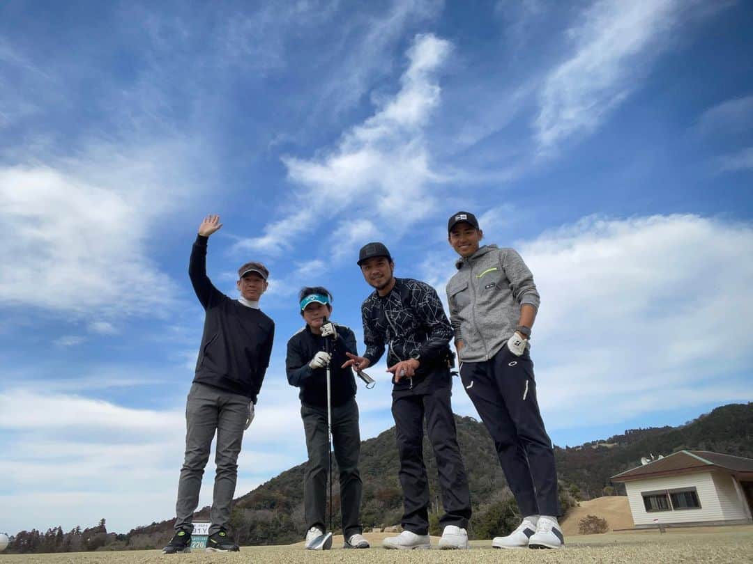 光永亮太のインスタグラム：「ミュージシャンでゴルフでした。 写真左から馬場俊英さん、佐藤竹善さん、Kくん！ 久々リフレッシュ！！」