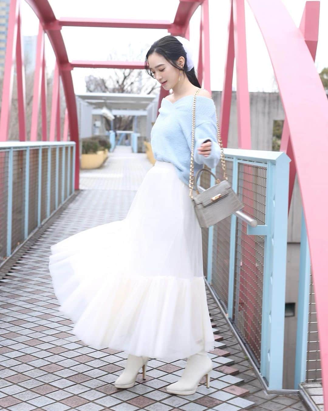 太田麻美のインスタグラム：「🤍  tops/skirt @darich_official   #fashion #ootd #outfit #coordinate #code #darich #ファッション #ダーリッチ #私服」