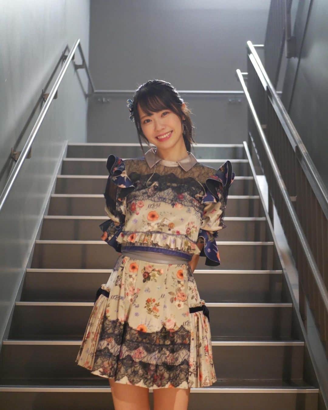小田えりなさんのインスタグラム写真 - (小田えりなInstagram)「うそ、３月！？！？！？ 2023年なめてた！！！！！早！！！！  撮影📸 @shimoguchi__177  氏 #ひな写  こちらの衣装着たことあるかな？ 可愛い！写真見返して…お気に入りになった👗💐  #AKB48 #オサレカンパニー さん」3月1日 15時47分 - odenchannn