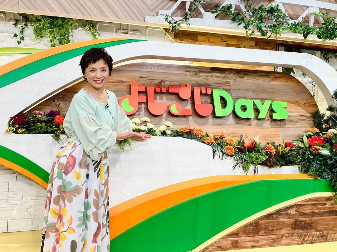 榊原郁恵さんのインスタグラム写真 - (榊原郁恵Instagram)「.  テレビ東京「 #よじごじDays 」この後すぐ🎉  テーマは 「料理に物語あり！人情あふれる町中華🍜」です。 美味しそうな中華を沢山ご紹介しますよ〜❗️  観てね🤗  #よじごじdays #テレビ東京 #町中華 #生放送」3月1日 15時40分 - sakakibara.ikue