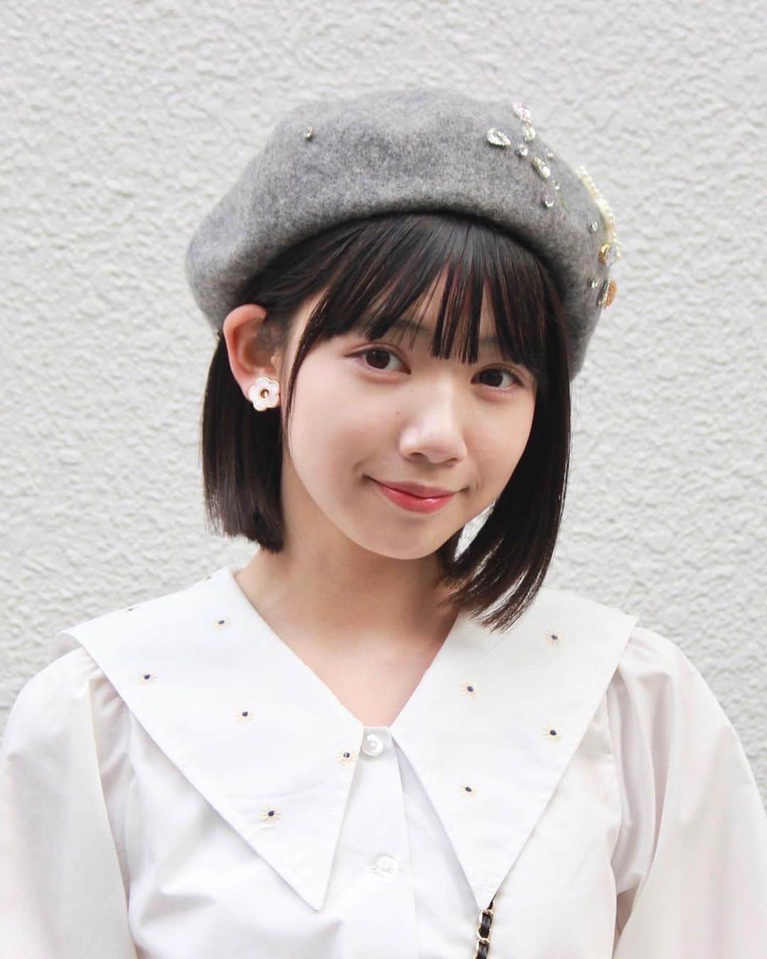 新潮社「ニコラ」さんのインスタグラム写真 (新潮社「ニコラ」Instagram)「. 春っぽモノトンガーリー 短丈ブラウスが春っぽくてお気