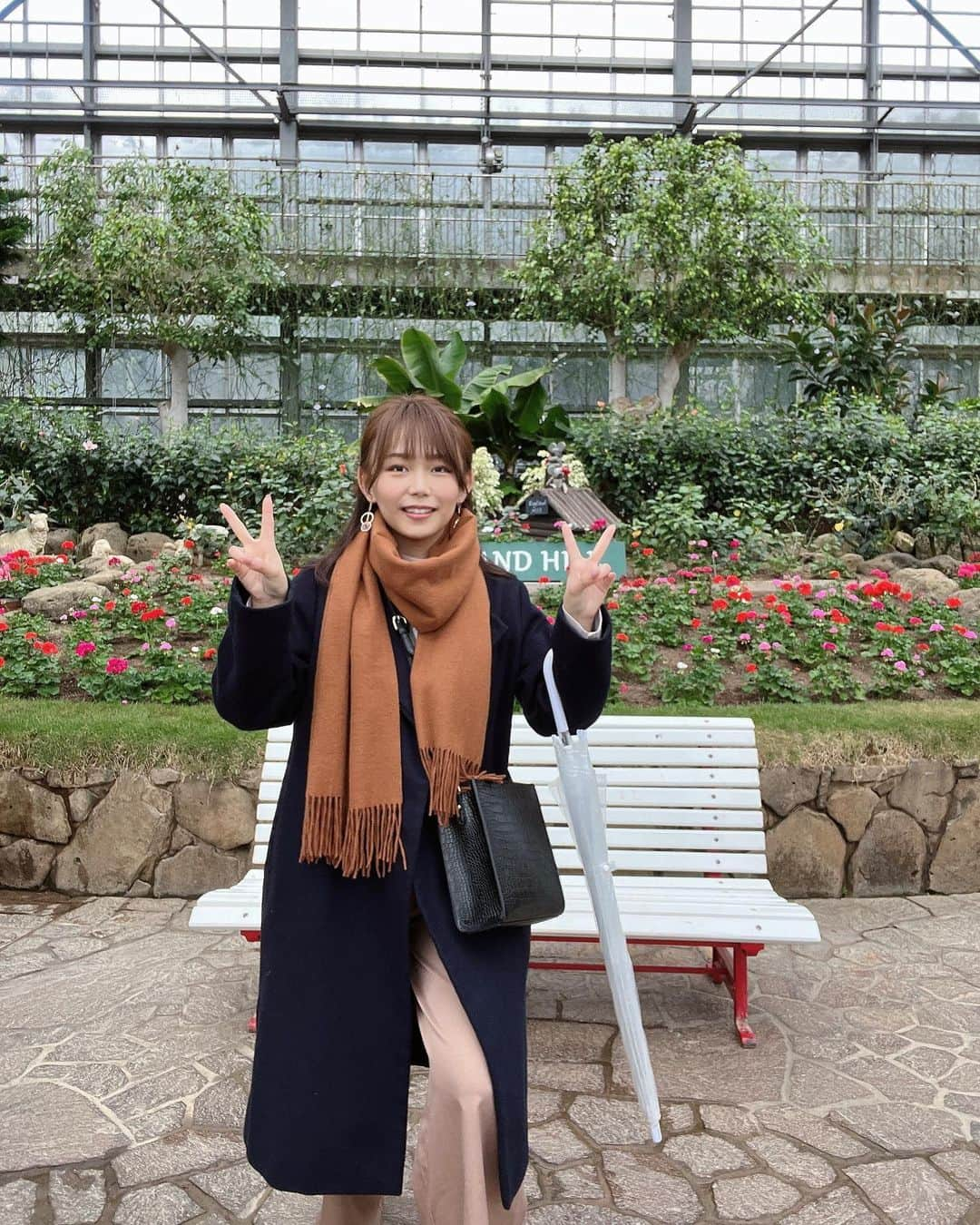 優木瑛美のインスタグラム：「クソださいポーズもええやろ😇✌️  それでは出演告知を✨  Baycomチャンネルの人気番組  ＼プライベー旅 Stories ／  3月の旅人はワタシでーす✈️  淡路島へ旅してきました！ もう…ただただ楽しかったなぁ💓  大好きなお城にも行きたい！ってリクエストしてたら本当に行かせてもらって幸せすぎた🏯  ベイコムエリアの方は3月中リピート放送で観れるのでぜひ観てくださいませ🫶🏻  エリア外の方は…  YouTubeにもUPされるのでそちらで観てくださーい❤️  【プライベー旅Films】で検索🔍  #ベイコム #プライベー旅 #旅 #trip #淡路島 #イングランドの丘 #洲本城」