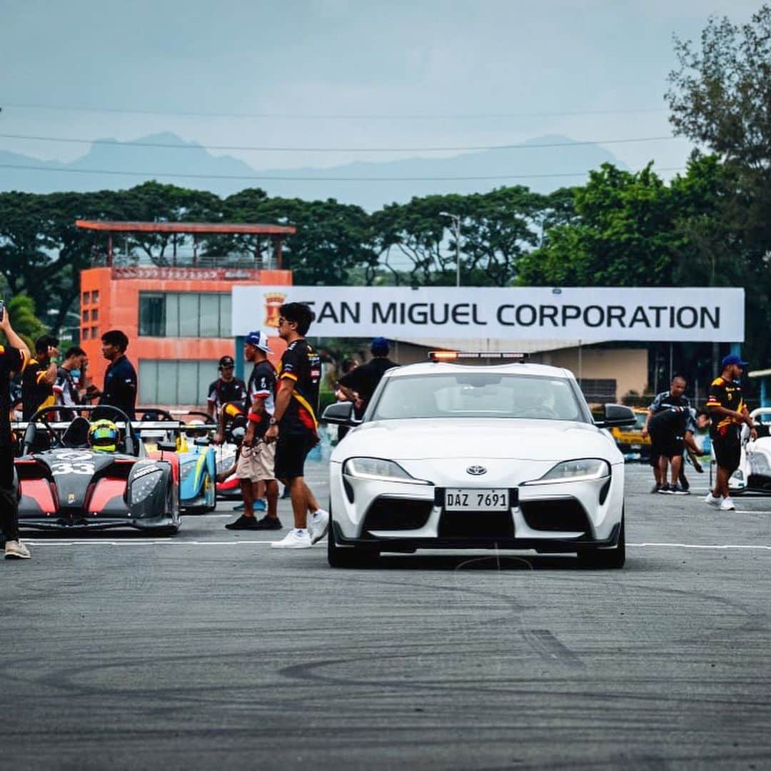 マーロン・ストッキンガーさんのインスタグラム写真 - (マーロン・ストッキンガーInstagram)「Looking forward to another season on & off the track with @toyotagazooracingph can’t wait to go racing again! 🏁   📷 @kenguevara」3月1日 17時32分 - marlonstockinger