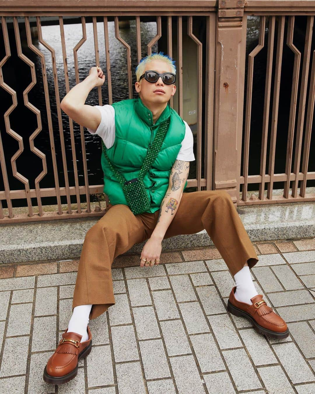 $HOR1 WINBOYさんのインスタグラム写真 - ($HOR1 WINBOYInstagram)「👞👞👞 📸 @houmisakata  🎥 @seeafret  Styling by @yua0051 💚 #drmartens#drmartensstyle#ドクターマーチン」3月1日 18時37分 - shori_winboy