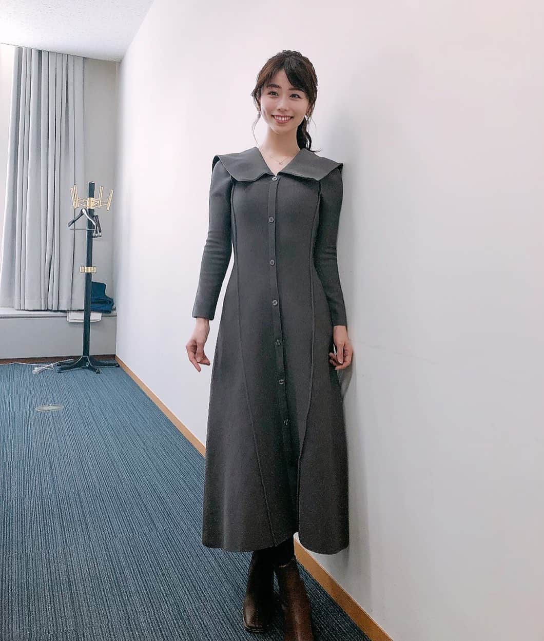 伊藤京子のインスタグラム：「. 今日の番組衣装は @snidel_official  のワンピースでした👗✨ 形が綺麗だったなぁ☺️💕  2月が一瞬で過ぎ去り、あっという間に3月ですね！😂 最近は暖かい日が続いてお散歩が楽しいです🥰🌼」