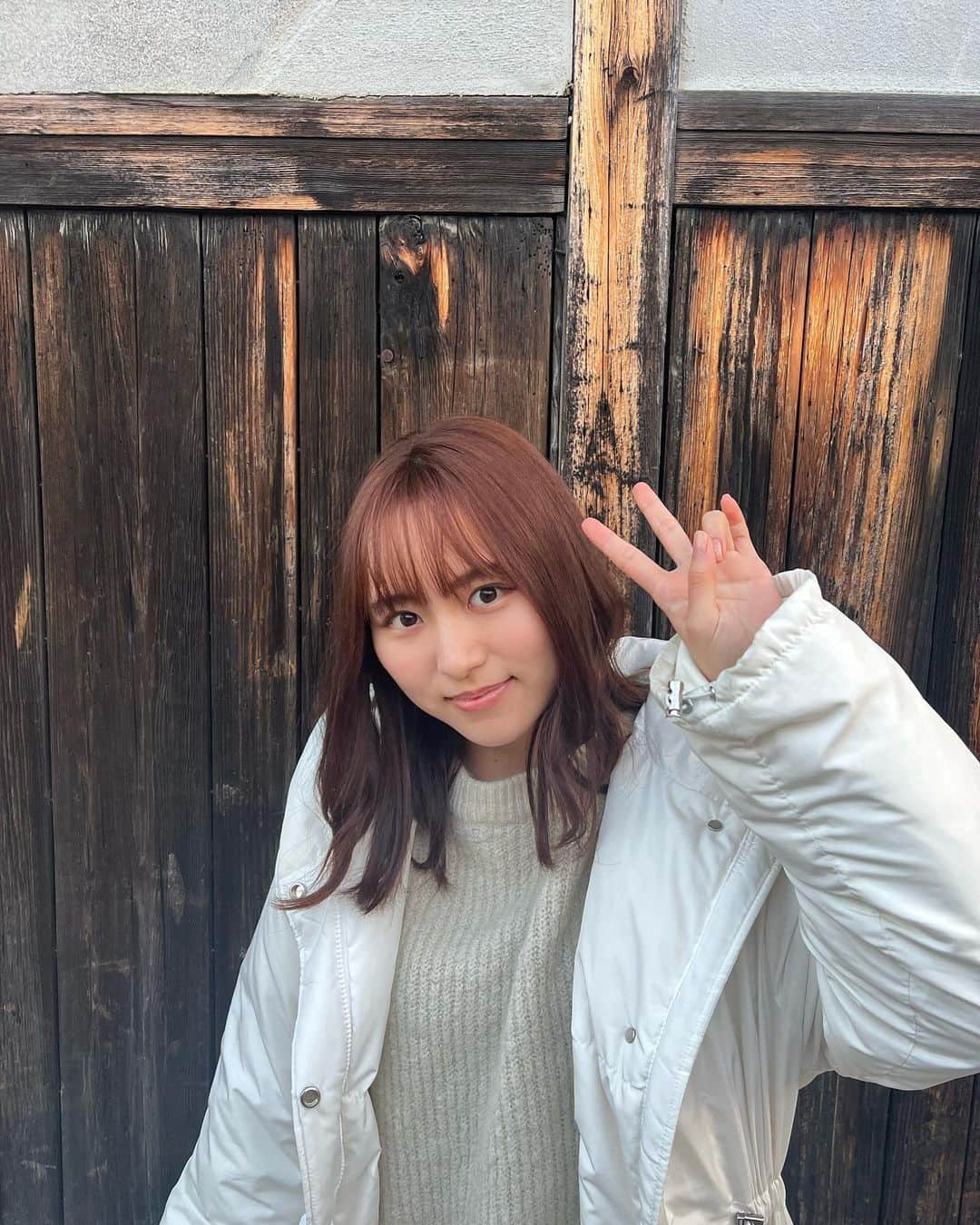 杉岡泉美のインスタグラム：「もう3月ですね！  3月初めは、とある撮影でメンバーと一緒に過ごしていました✨  今月は皆さんにお会いできるライブもあるので楽しみです😊」