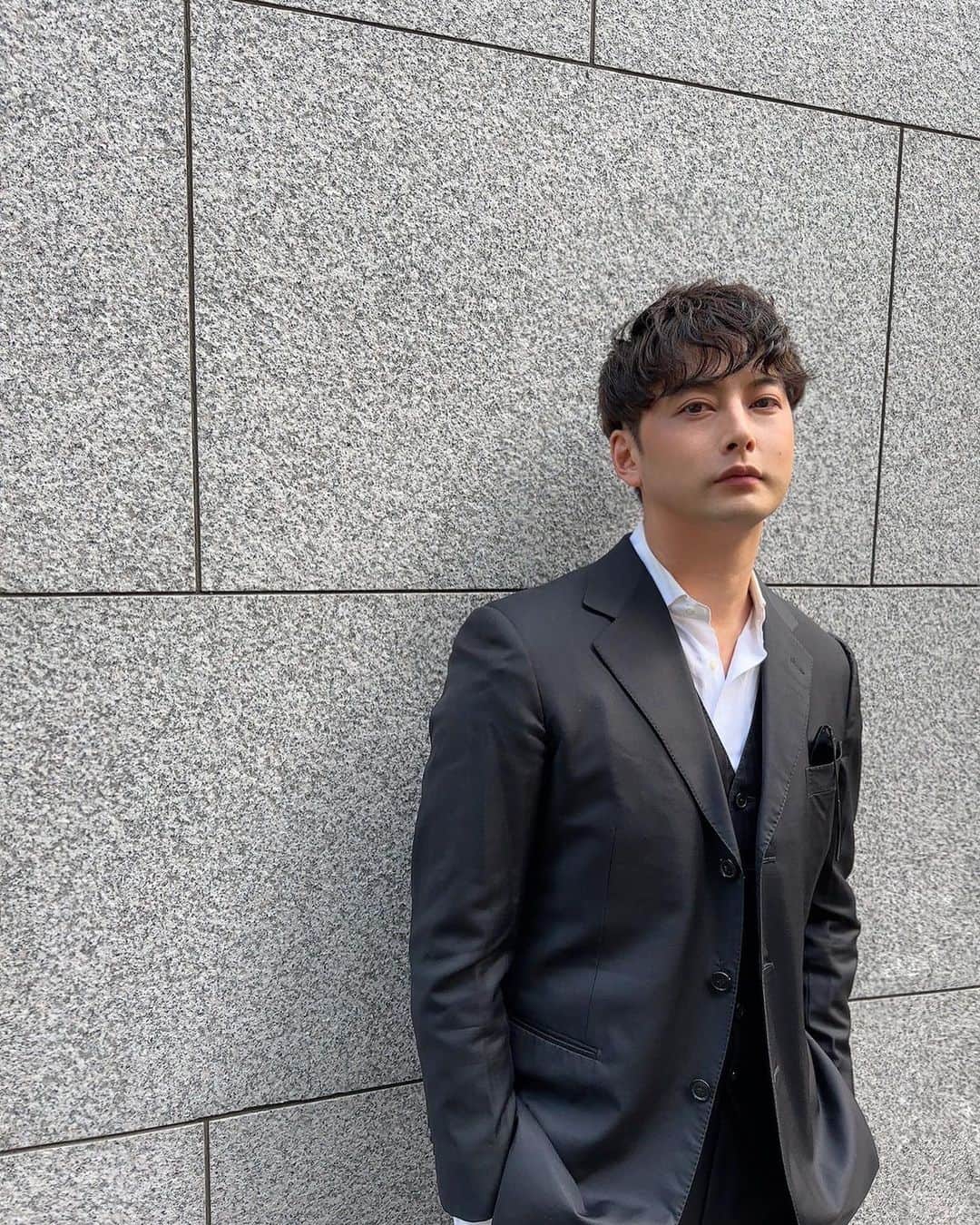 石黒英雄のインスタグラム：「🖤」