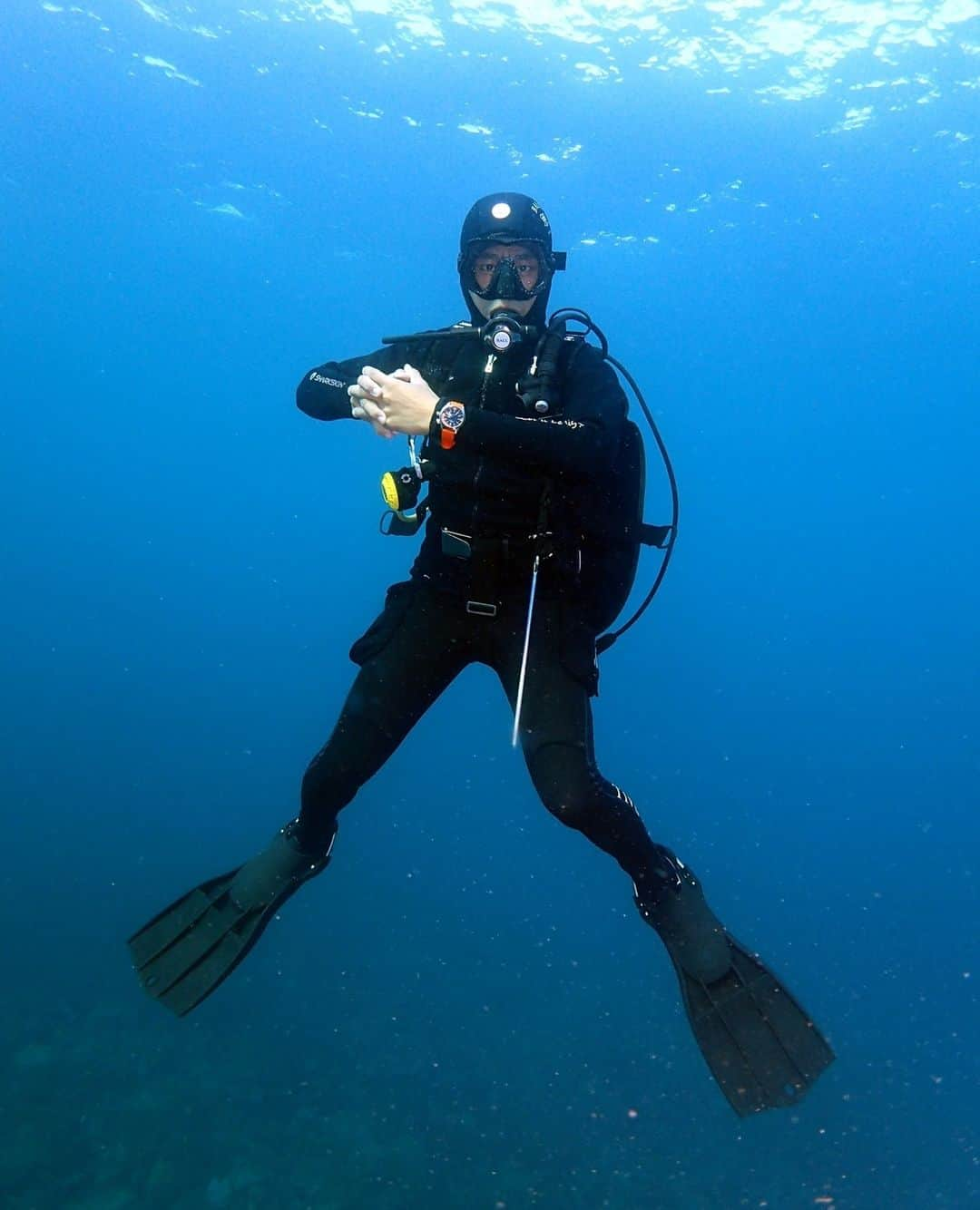 ボール・ウォッチさんのインスタグラム写真 - (ボール・ウォッチInstagram)「Ocean is the last frontier of exploration and yet, the marine ecosystem is under threat. Together with Dr. James Tan, a marine biologist, cave diver and friends of BALL, we pledge to do our small part to make a difference. ⁠ ⁠ #ballwatch #beyourself #watchfam #watchgeek #watchnerd #watchesofinstagram #watchmania #watch #dailywatch #watchoftheday #wristgame #watchaddict #watchdaily #watchlover #wotd #lovewatches  #toolwatch #exploration #marinelife #reefs #conservation #diving」3月1日 19時46分 - ballwatch