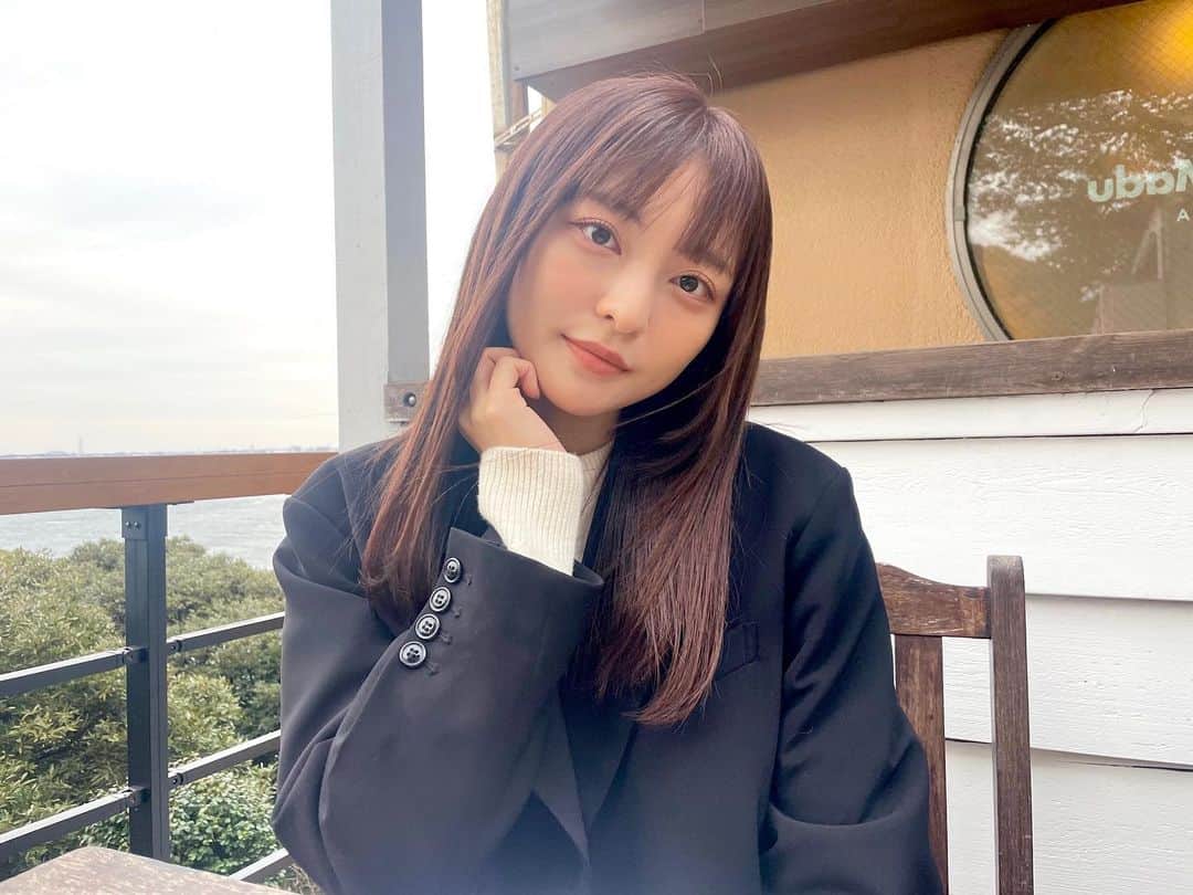 斉藤瑞季さんのインスタグラム写真 - (斉藤瑞季Instagram)「舞台ハガレンの稽古が昨日で終わって、 今日は朝から まつぱ👀 @tamaki_eye   美容院💇‍♀️ @2shiori4   そして今年行けてなかった江ノ島神社参拝とオフを満喫。  髪色は仕事の関係で明るくしなきゃいけなくて 色んな要望に応えて頂き 素敵なオレンジブラウンに🧡  まつぱと美容院はずっと同じところでお世話になってます。  大阪公演に向けて準備がんばるぞ🔥  #ラッシュリフト #まつげパーマ #まつぱ #ブリーチなしカラー #オレンジブラウン #オレンジヘアー #レイヤーカット #顔周りレイヤー #ストレートヘア」3月1日 19時56分 - mii_maricoco