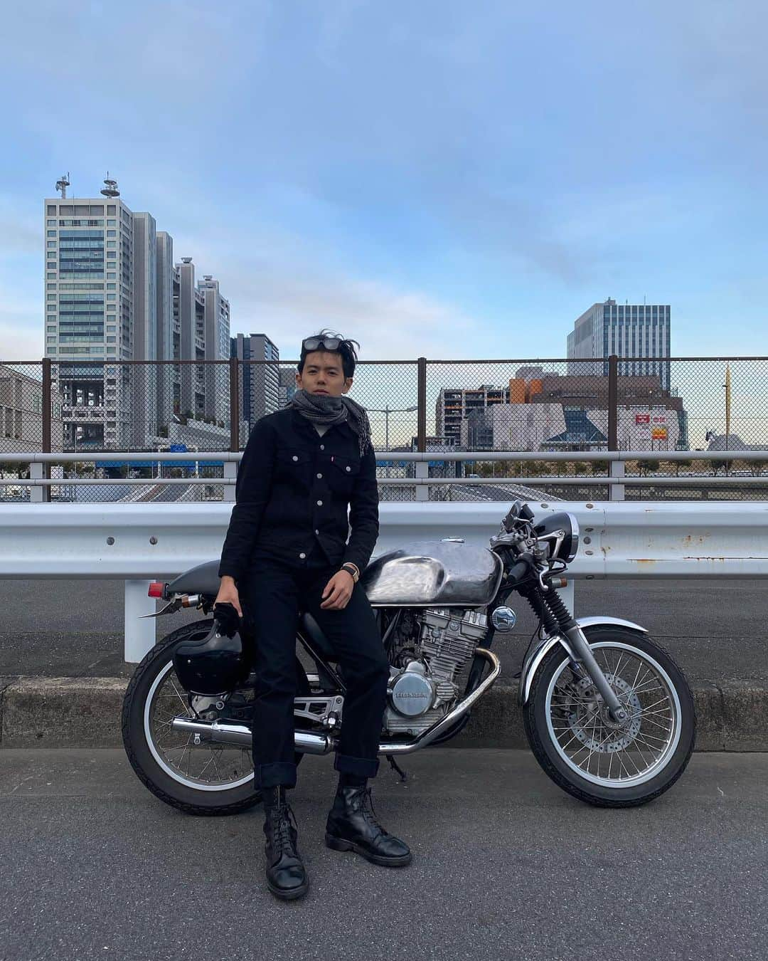 井上翔太のインスタグラム：「バイク日和 #gb250」