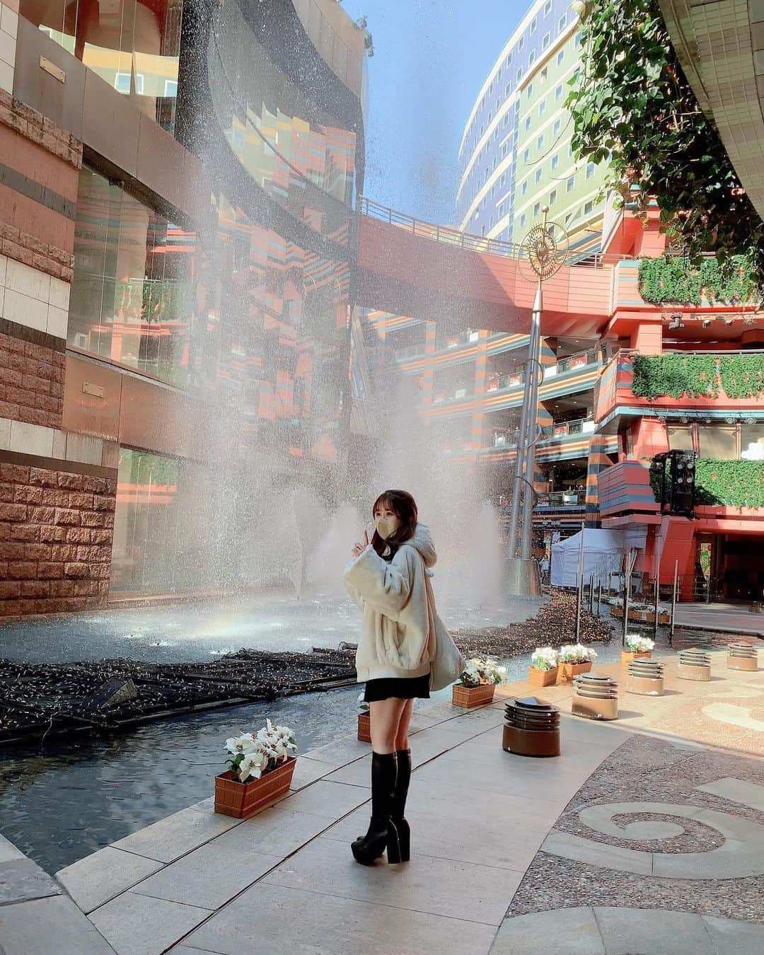 田中伊桜莉さんのインスタグラム写真 - (田中伊桜莉Instagram)「⛲️🍃🫧🌱  久しぶりにキャナルに行ったら噴水がかなりパリピでびっくりした笑  立ち去り方、忍者みたい🥷」3月1日 20時10分 - iori_hkt48