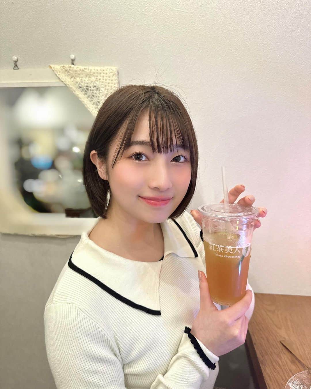 安部若菜のインスタグラム：「☕️  @yui_laby0622 のラジオ『ラビグルメ５つ星』で 一緒に行ったカフェ、紅茶美人さん！  飲み物の中で紅茶が1番好きなのです♡ 美味しかった〜！  #ラビグルメ#紅茶美人#中崎町#中崎町カフェ#梅田カフェ#紅茶」