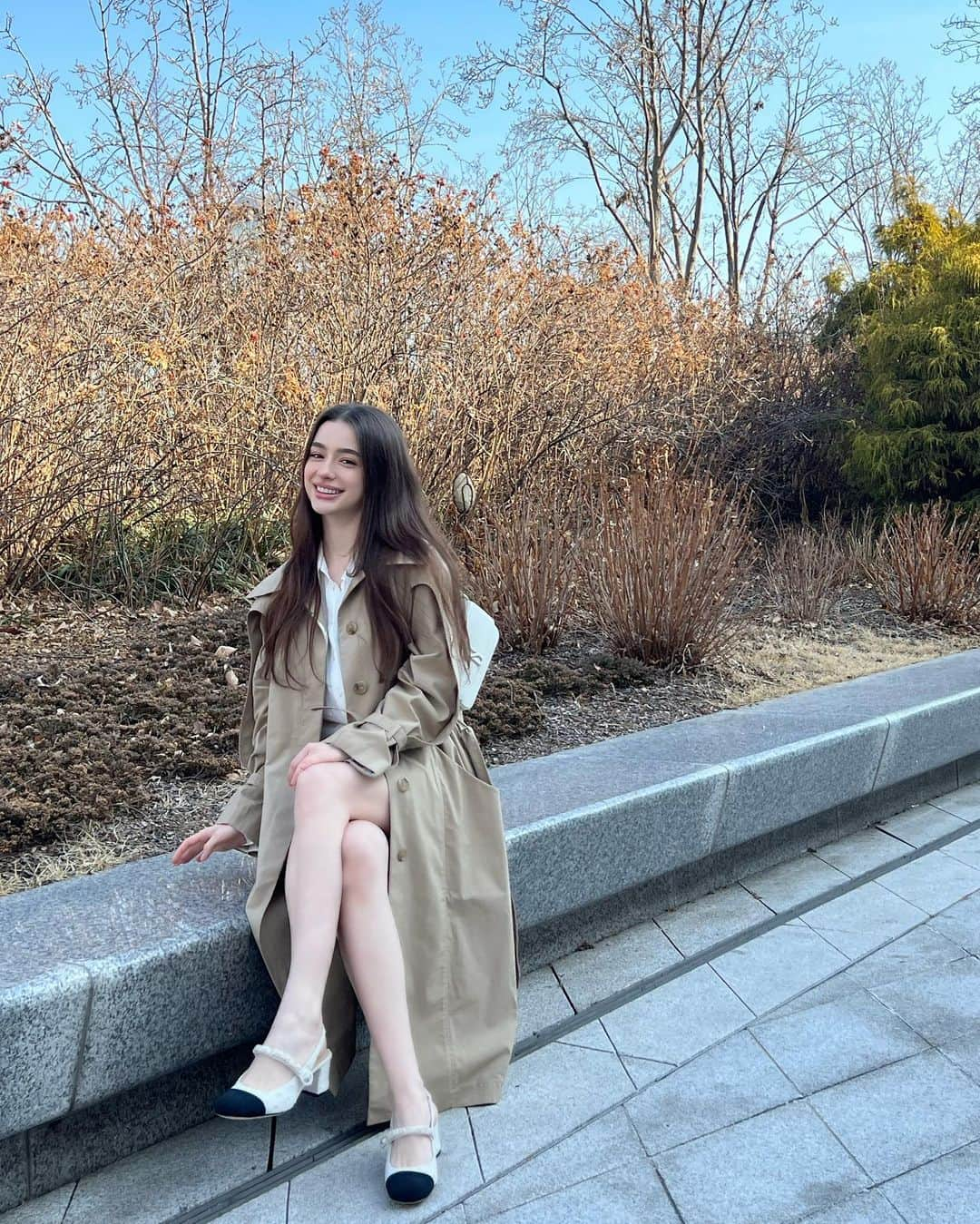 ダシャ・テゥアランさんのインスタグラム写真 - (ダシャ・テゥアランInstagram)「the weather is good ✿(′ᵕ′*) 날씨가 좋네~」3月1日 20時07分 - taaarannn