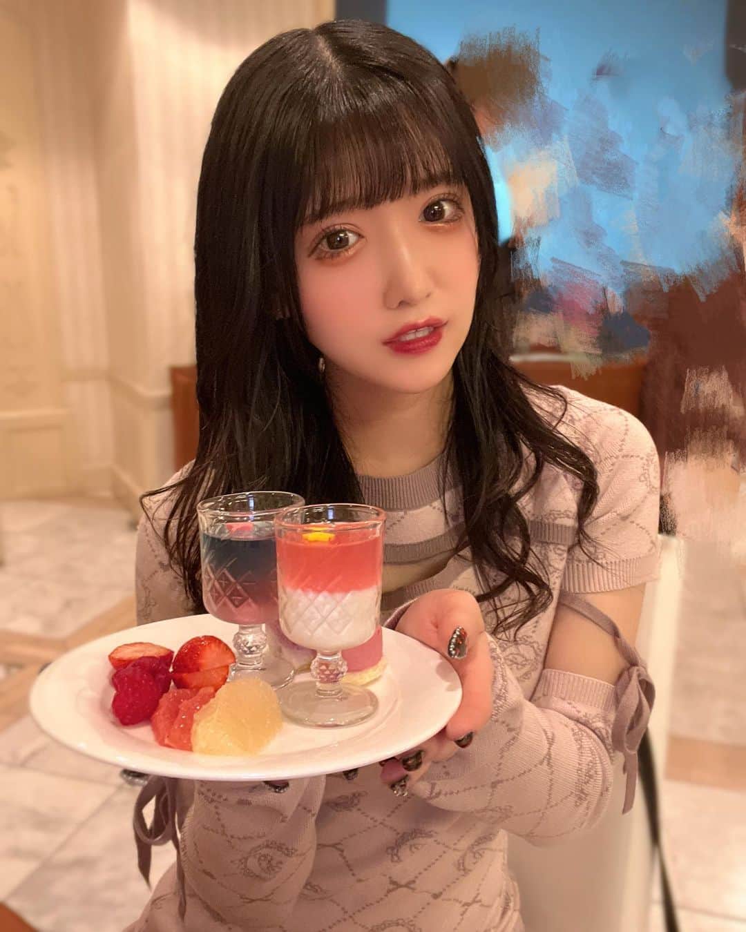 七瀬りおのインスタグラム：「. . 先日プリュ新年会に参加しました🤍  2023年 プリュ所属 JAPANARIZM 赤色担当七瀬りおとして たくさん頑張ります❣️  新人賞受賞目指しちゃうんだからっ🏅  みんなのことたくさん笑顔にするぞ~( ｰ̀֊ｰ́)و♡  新年会たくさん先輩方ともお話出来てたのだった👼🏻 . .」
