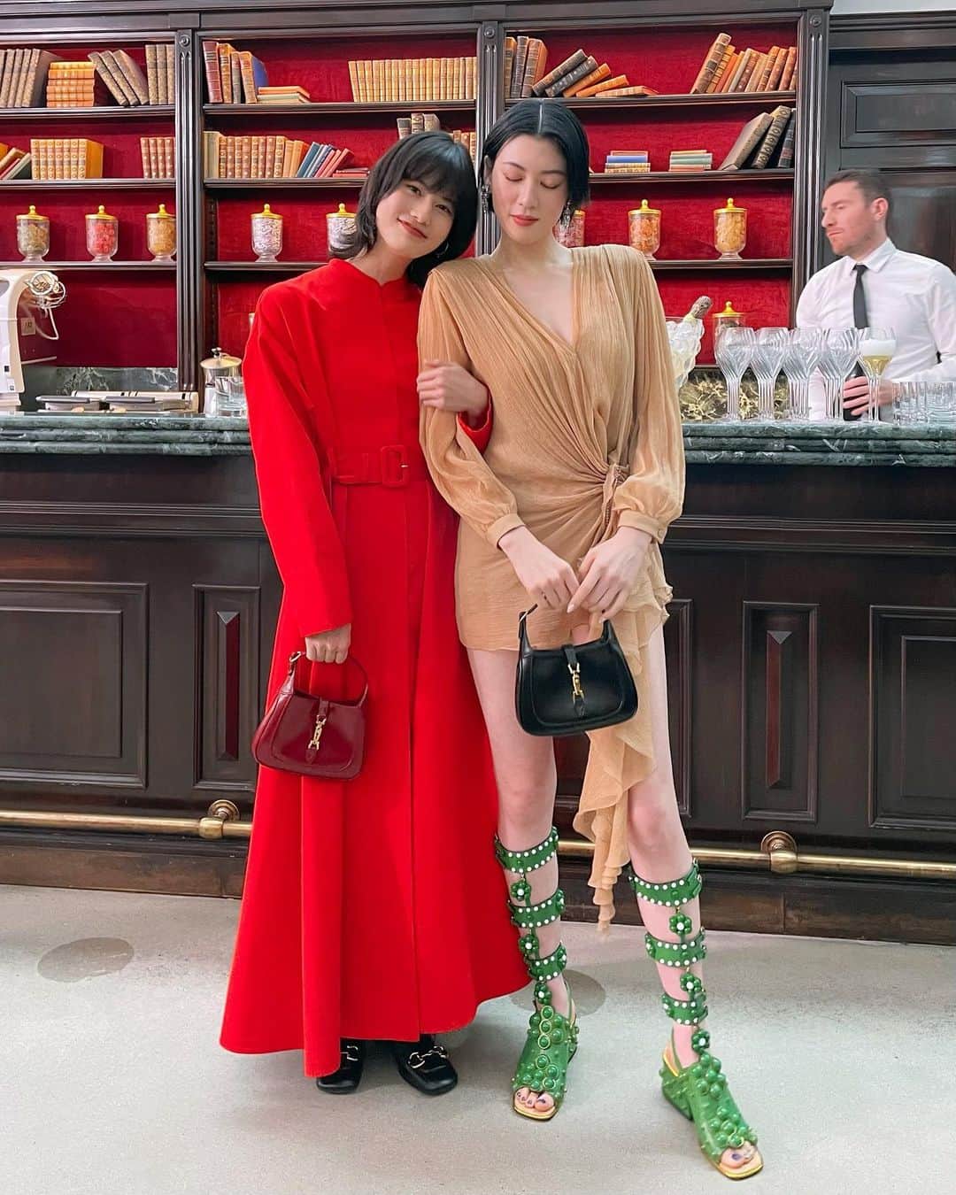 橋本愛さんのインスタグラム写真 - (橋本愛Instagram)「Thank you  with HANNI 👼💓@newjeans_official   with @marinaruybarbosa 🥰💖  with @miyoshi.aa 😳😳😳  みよし久しぶりすぎてニマニマしました。  @gucci  #guccifw23」3月1日 20時17分 - ai__hashimoto