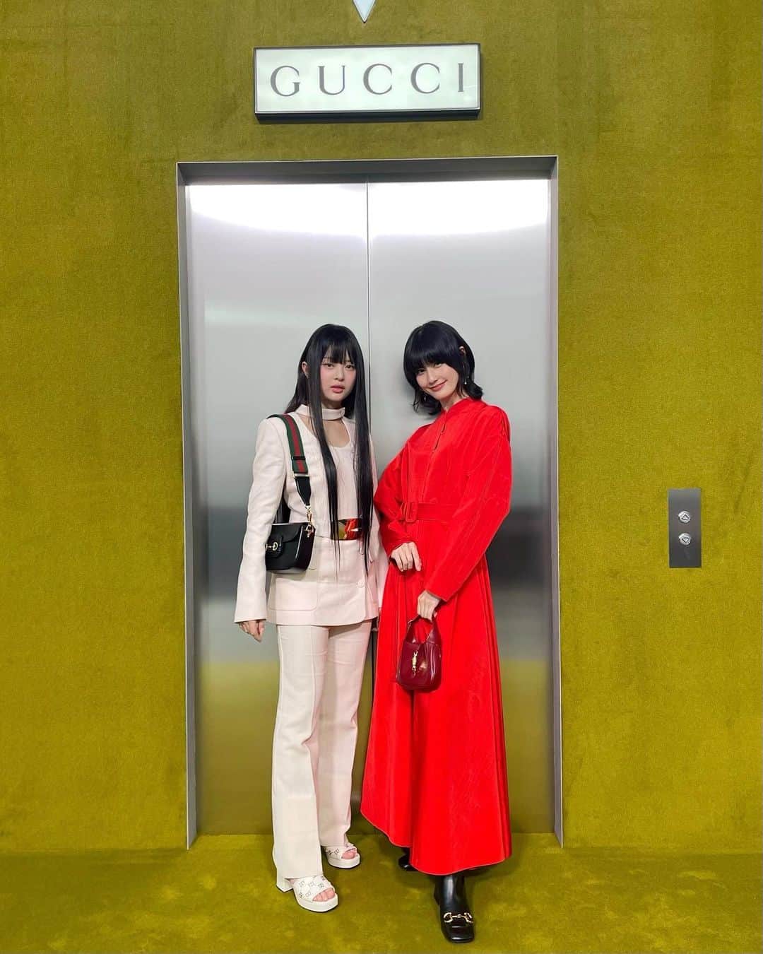 橋本愛さんのインスタグラム写真 - (橋本愛Instagram)「Thank you  with HANNI 👼💓@newjeans_official   with @marinaruybarbosa 🥰💖  with @miyoshi.aa 😳😳😳  みよし久しぶりすぎてニマニマしました。  @gucci  #guccifw23」3月1日 20時17分 - ai__hashimoto