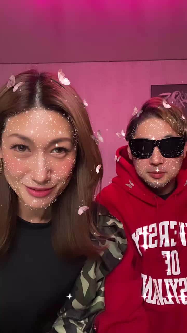片桐舞子のインスタグラム：「ファンクラブオープン記念㊗️  インスタライブの後は ファンクラブ会員限定配信です😘  入会登録はブラウザから☑️ （ストーリーズでリンクしてるURLや、プロフィールにあるWeb siteのNEWSページを見てね）」