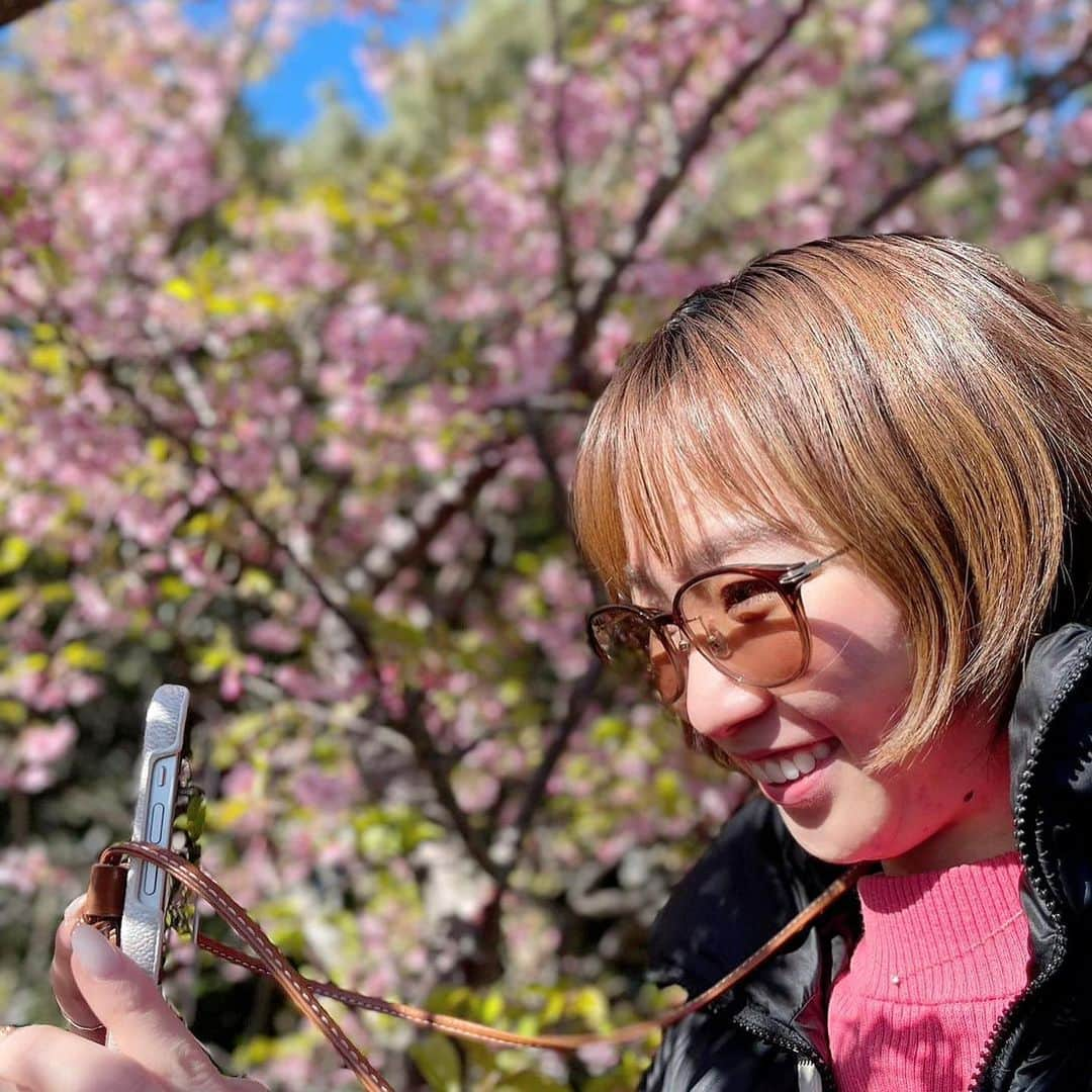 杉本早裕吏のインスタグラム：「・ あっという間に3月🌸 晴天の日にリフレッシュ🌞  今月から国際大会が始まります🧚‍♀️✨ チーム一丸となって頑張ります😄✊ ・ ・ #march  #さくら #富士山 #自然が好き」