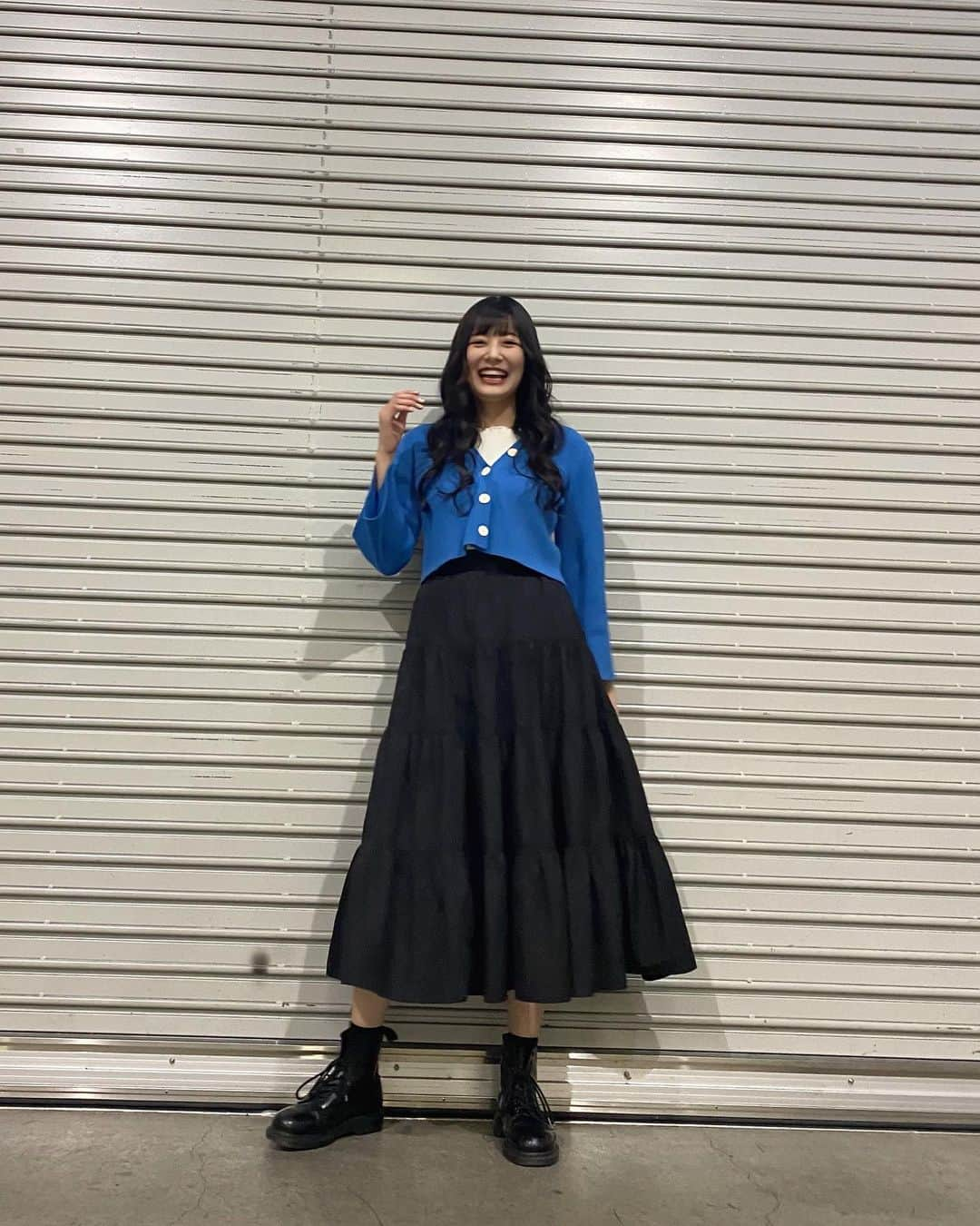 藤井美希のインスタグラム：「. 最近衣装も私服も青系なことが多い💎🦋💙」