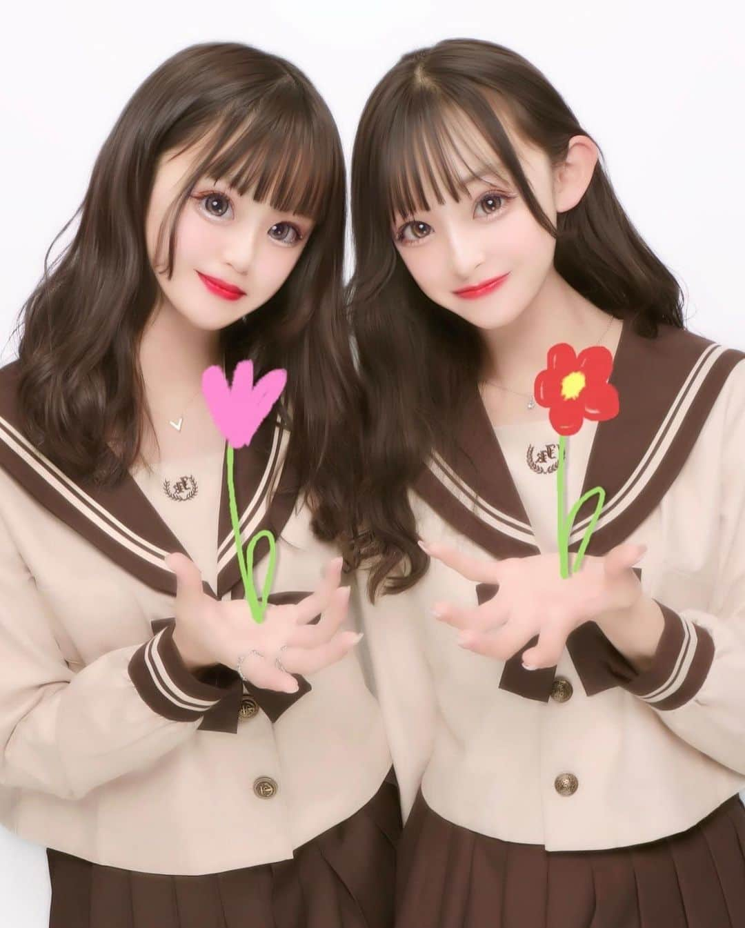 乃江咲綾のインスタグラム：「制服プリ💗 土曜日しおんとあそんだよー！💗 楽しかったな！！ またあそぼーね！🥰🥰🥰  あと今日テスト返ってきたよ！ 思ってたよりよかった✌️✌️  #jc#プリクラ #推し活 #8loomy  #制服プリ」