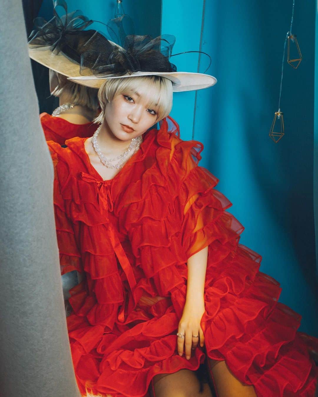 柊里杏さんのインスタグラム写真 - (柊里杏Instagram)「タイツの赤いラインも可愛い❤️」3月1日 21時20分 - lialily11