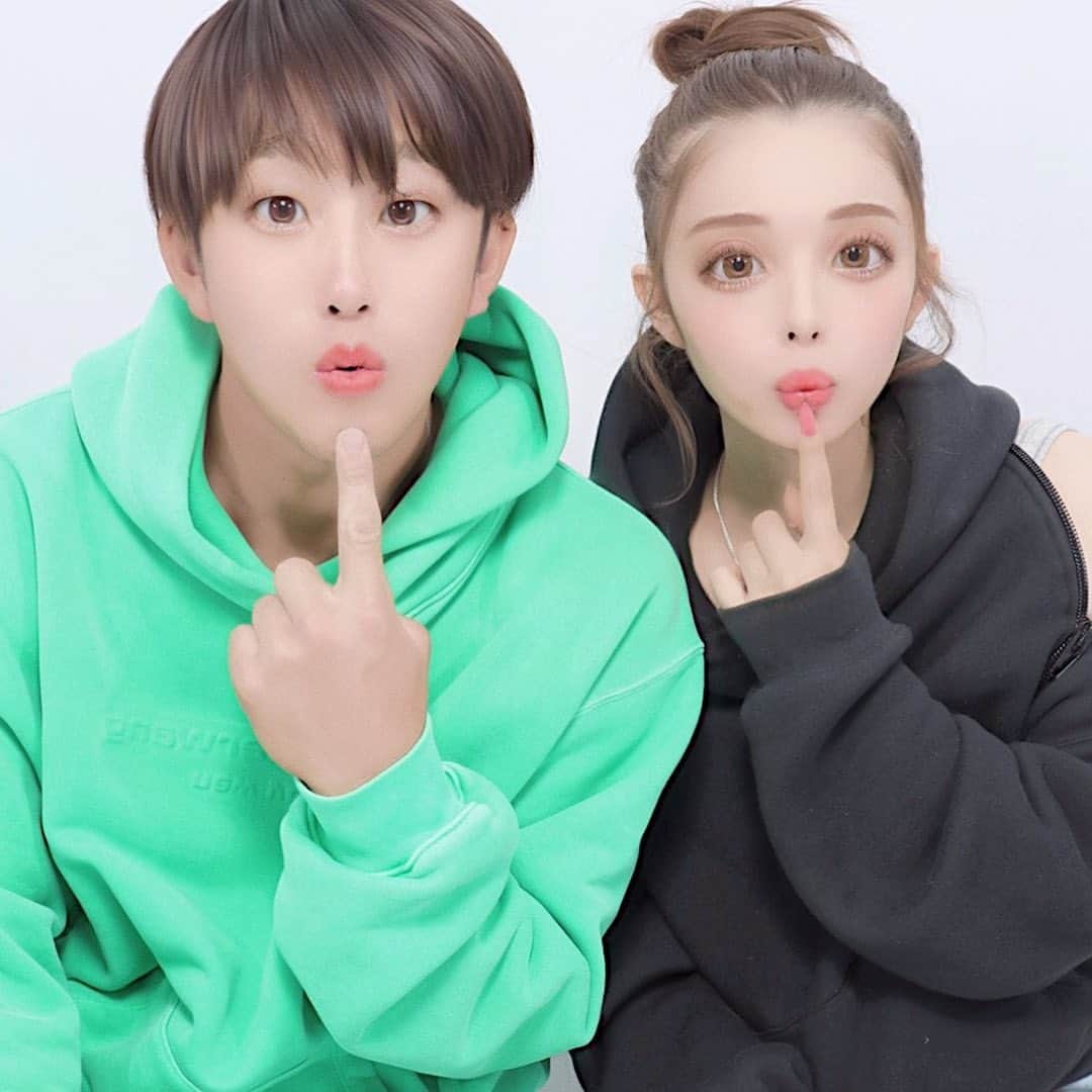 渡辺リサのインスタグラム：「誕生日も最高でした🫲 プリ全力でやってくれるのって嬉しいヨネ🥱」