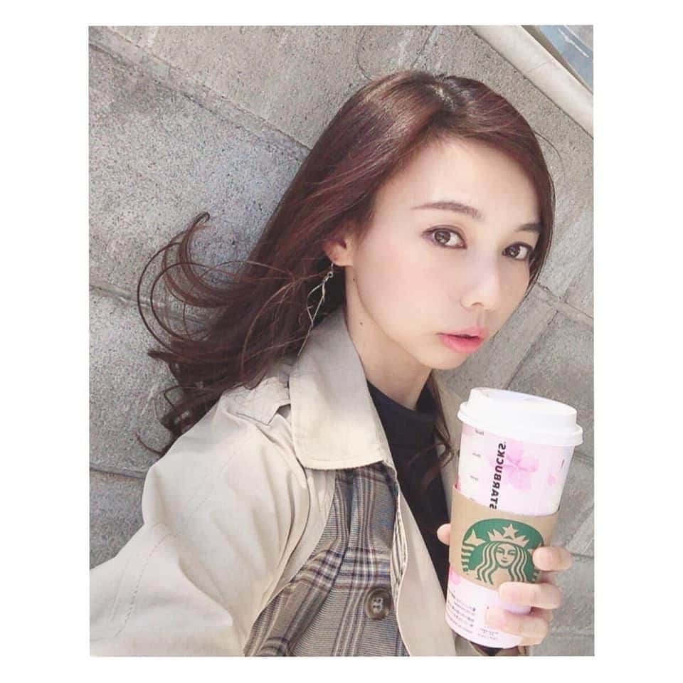 藤谷香々のインスタグラム：「京都一人旅に行く計画中..✨  神社、お寺めぐり、お茶してたから茶室巡り、 和の心を学べる華道体験、 おうすの里の梅干しとお漬け物を 買いたいという目的ははっきりしてる😍💕  効率よく回るのを考えないと 1日早いよね〜💦 京都で撮影できたらすごくいい写真撮れそう🥴  写真はいつかのww  皆さん旅行してみてよかったお店が あったら教えてください✨  #春 #お出かけ #旅行 #一人旅」