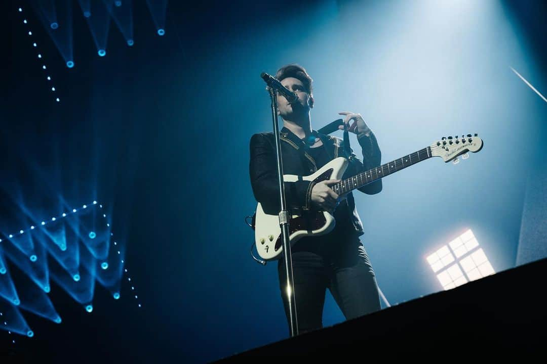 Panic! At The Discoさんのインスタグラム写真 - (Panic! At The DiscoInstagram)「Bedankt, Antwerp! Never gonna forget last night. #VivaLasVengeanceTour」3月2日 7時58分 - panicatthedisco