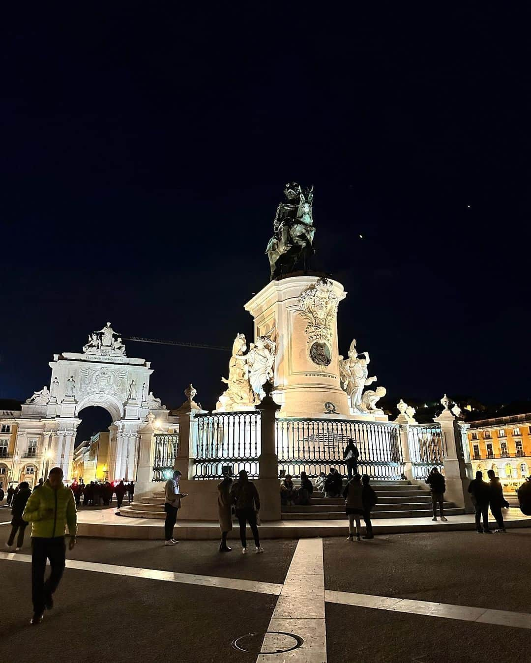 藤井アルダさんのインスタグラム写真 - (藤井アルダInstagram)「Encantada 😍 #portugal #takemeback #chegadebacalhau」3月2日 8時37分 - akemi_rafaela